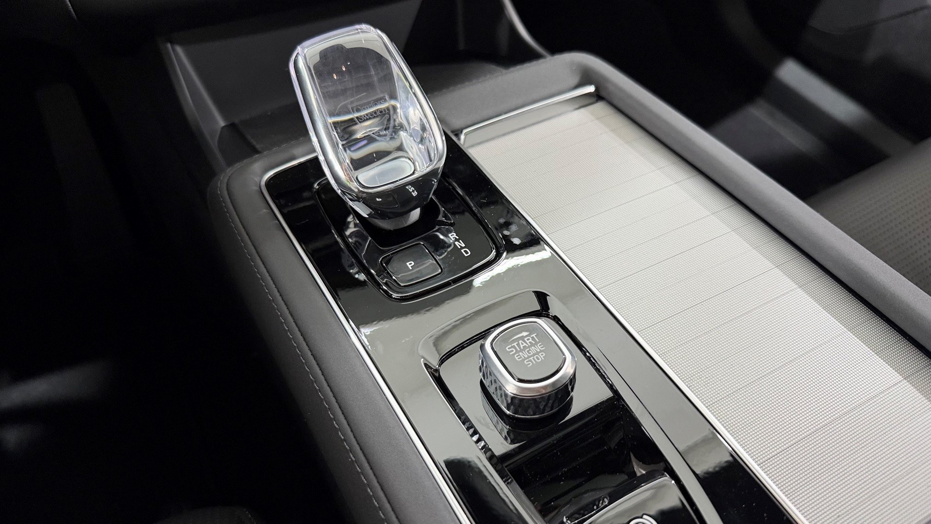 VOLVO XC90 2.0 T8 TE Black Edition e-image-13