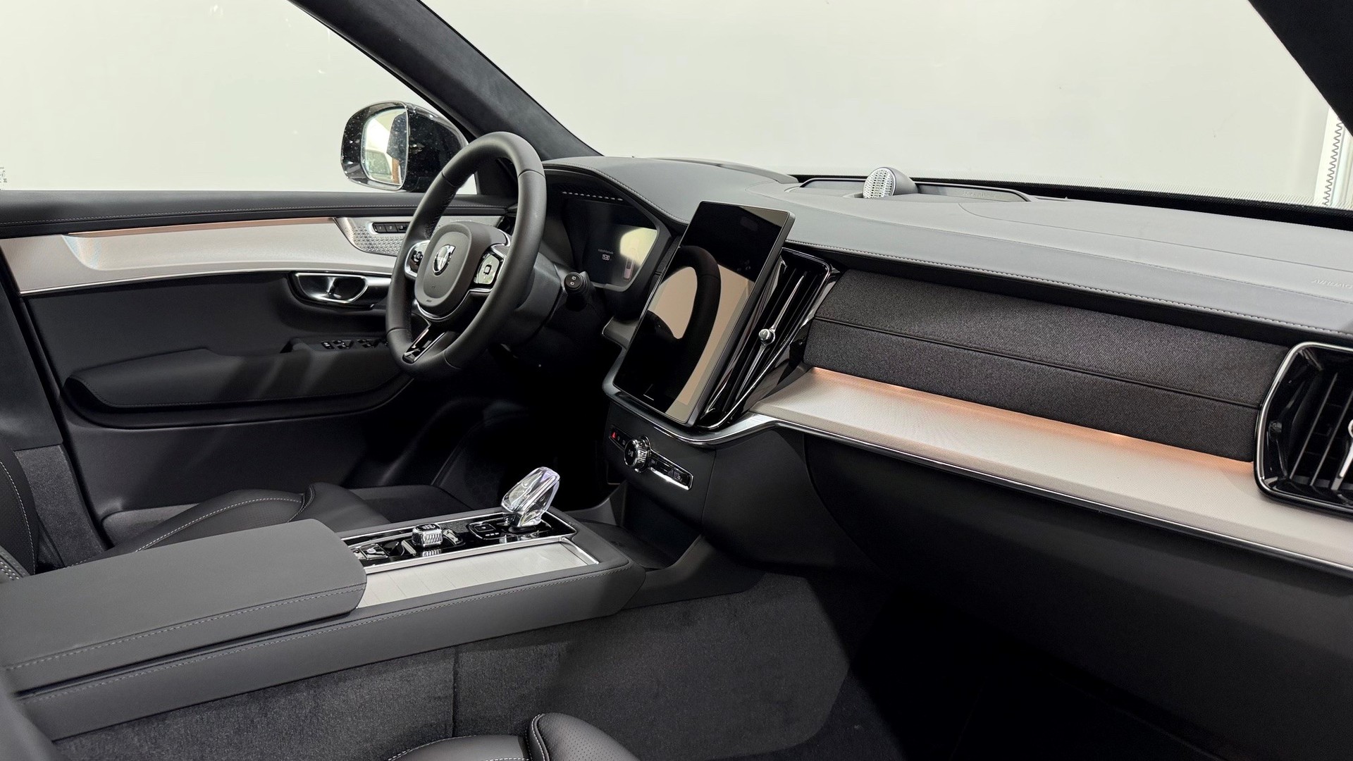 VOLVO XC90 2.0 T8 TE Black Edition e-image-3