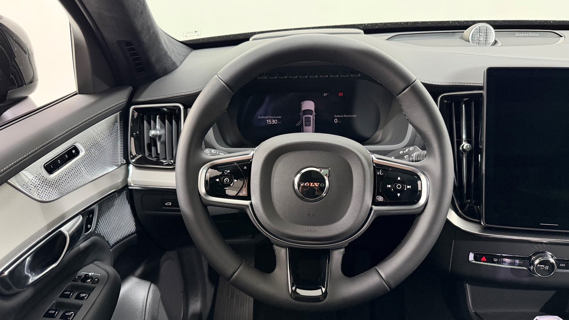 VOLVO XC90 2.0 T8 TE Black Edition e-image-9