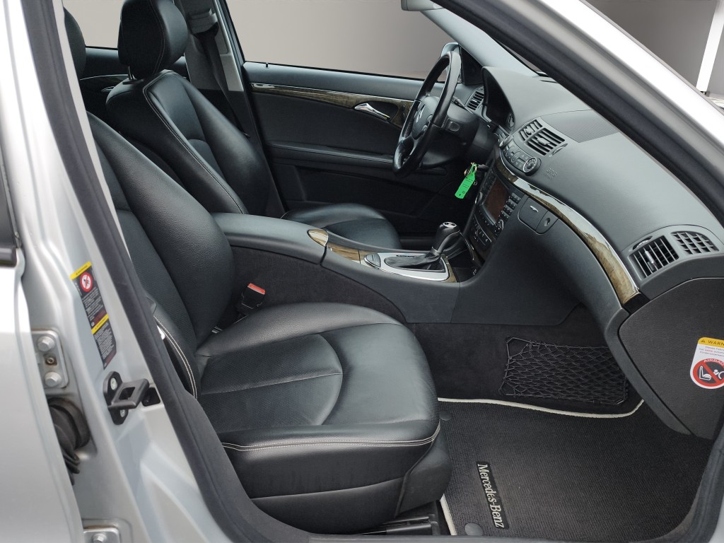 MERCEDES-BENZ E 350T Avantgarde-image-13