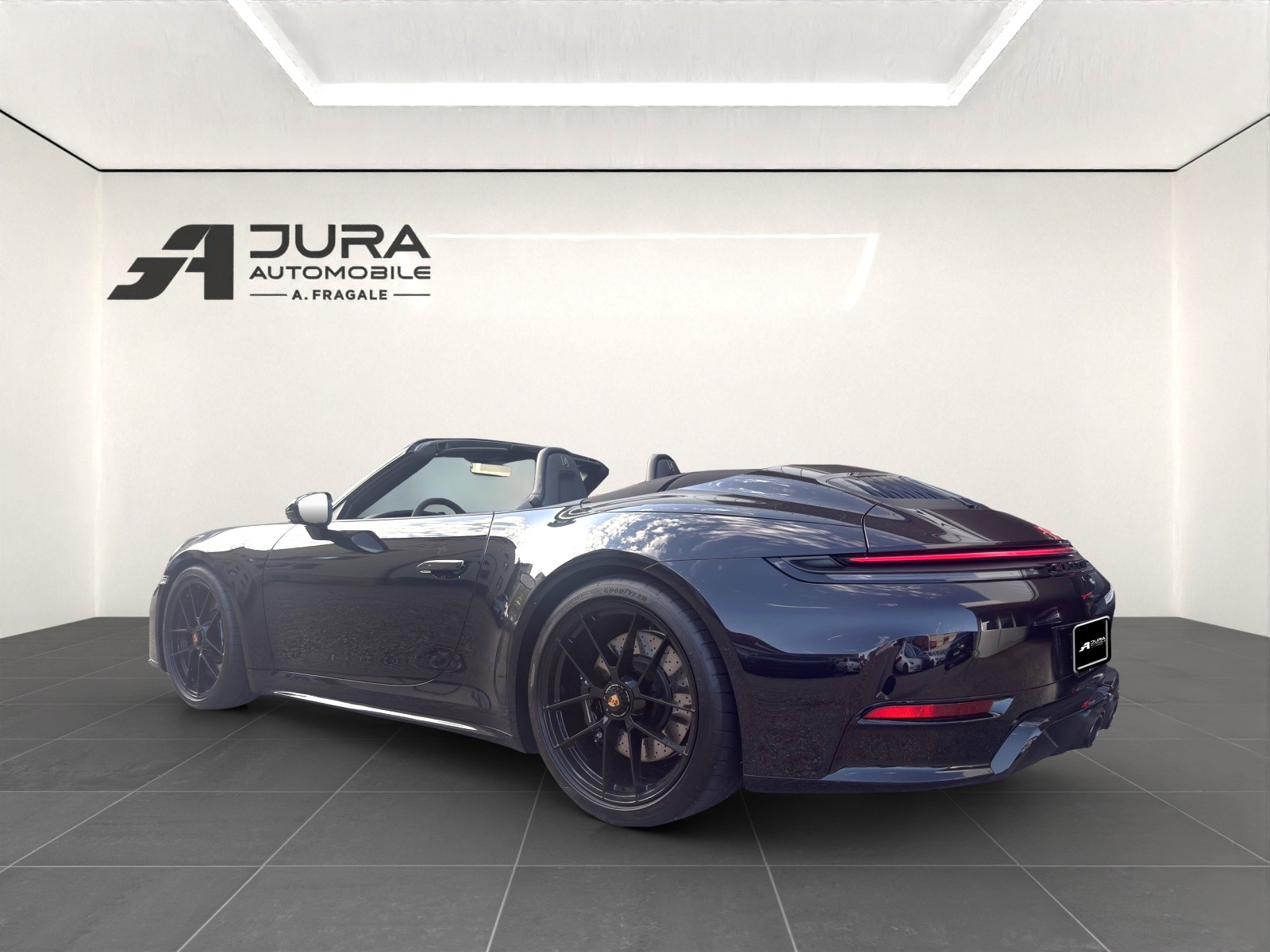 PORSCHE 911 Cabriolet 3.6 Carrera 4 GTS PDK-image-4