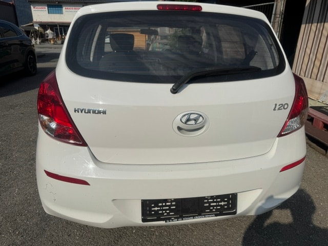 HYUNDAI i20 1.2 Comfort-image-8