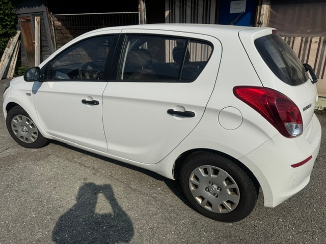 HYUNDAI i20 1.2 Comfort-image-9