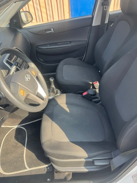 HYUNDAI i20 1.2 Comfort-image-11