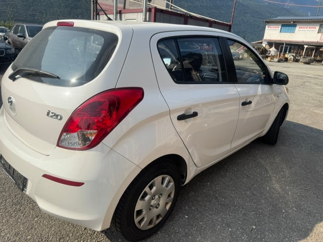 HYUNDAI i20 1.2 Comfort-image-7