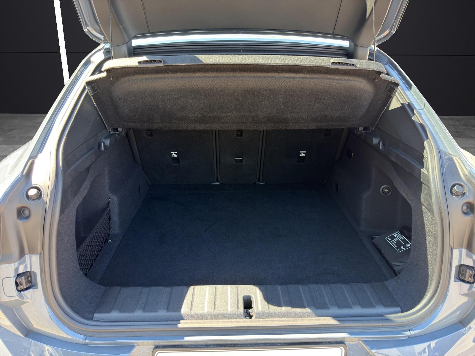 BMW iX2 U10 30 xDrive-image-9