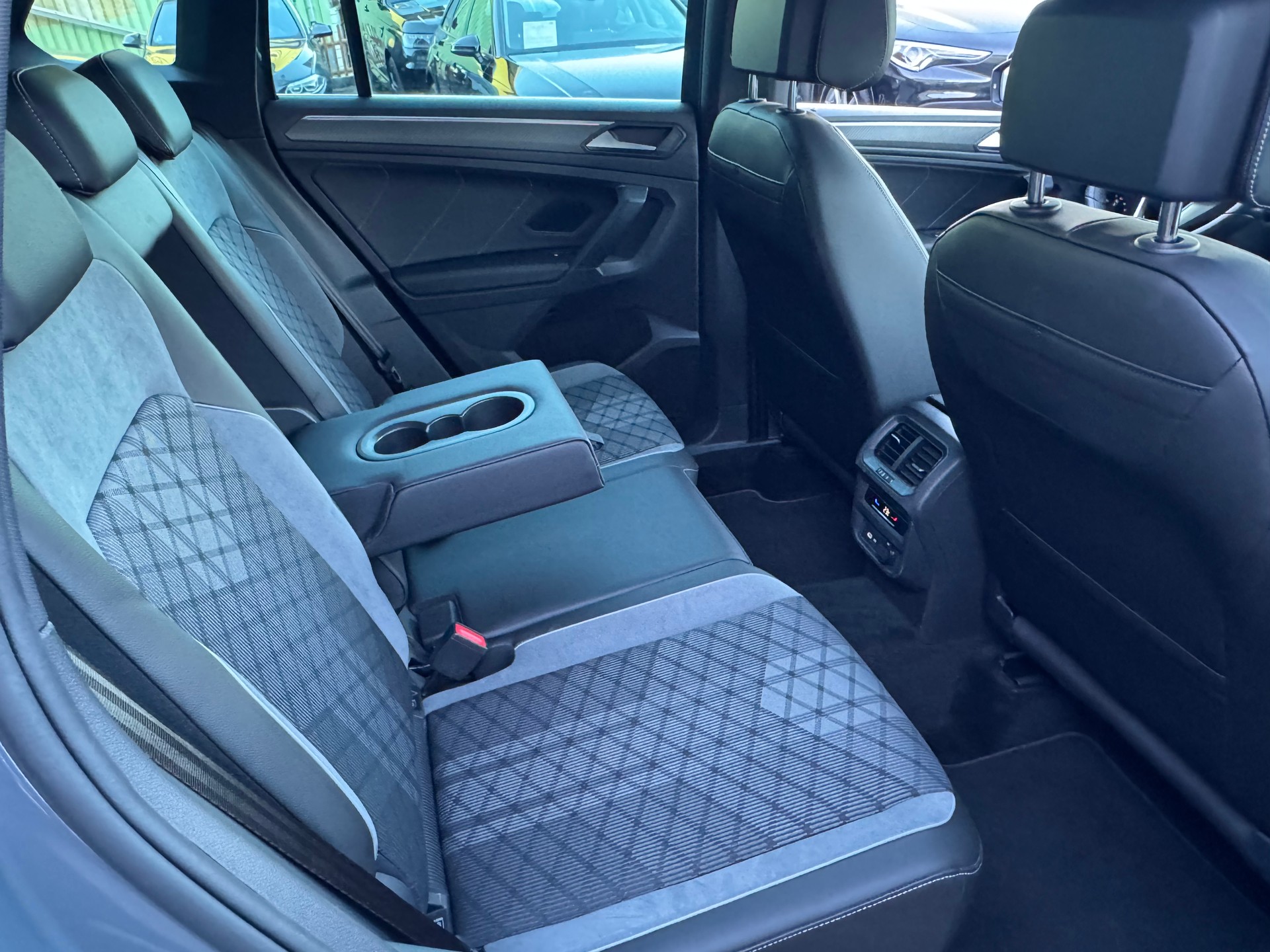 VW Tiguan 2.0TSI R-Line 4Motion DSG-image-15