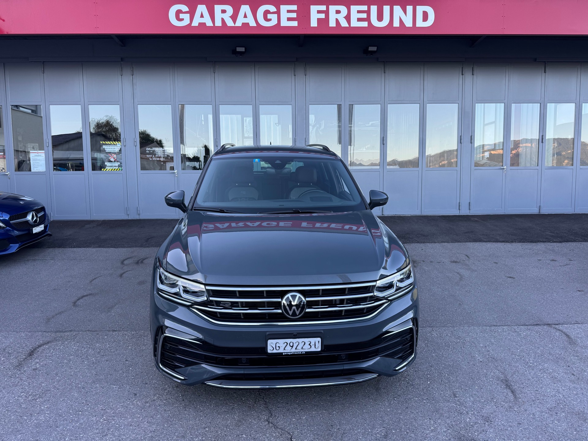 VW Tiguan 2.0TSI R-Line 4Motion DSG-image-5