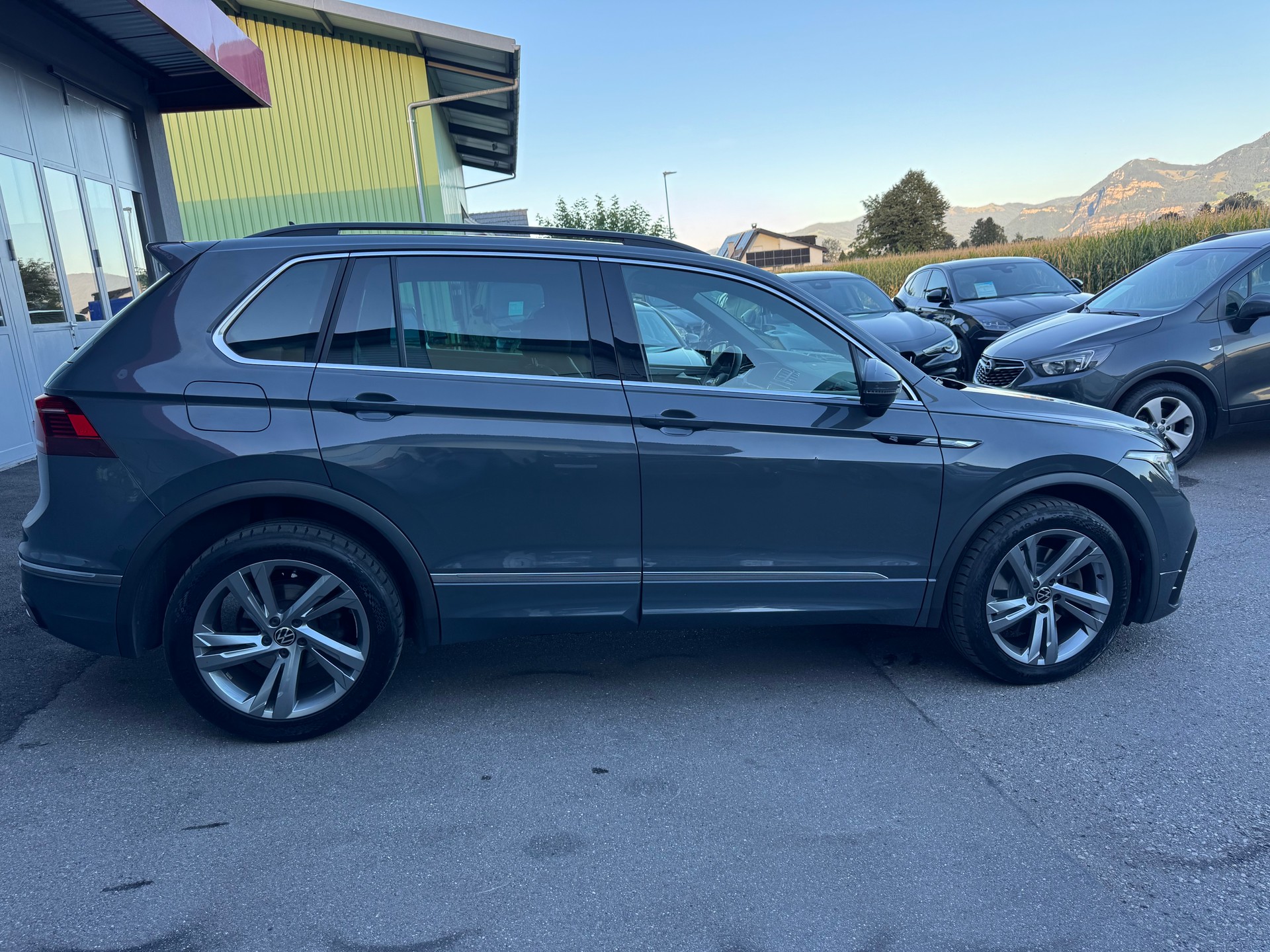 VW Tiguan 2.0TSI R-Line 4Motion DSG-image-11