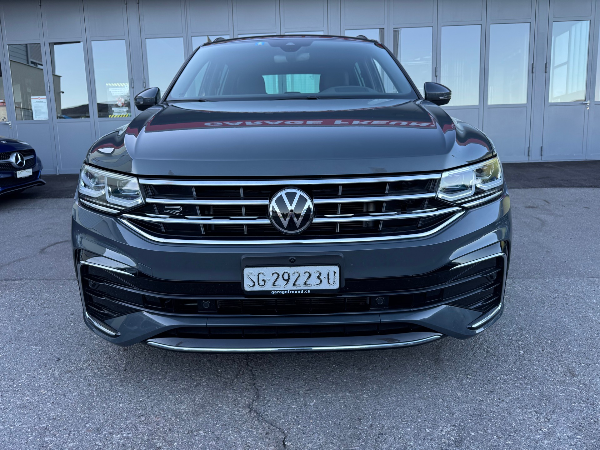 VW Tiguan 2.0TSI R-Line 4Motion DSG-image-2
