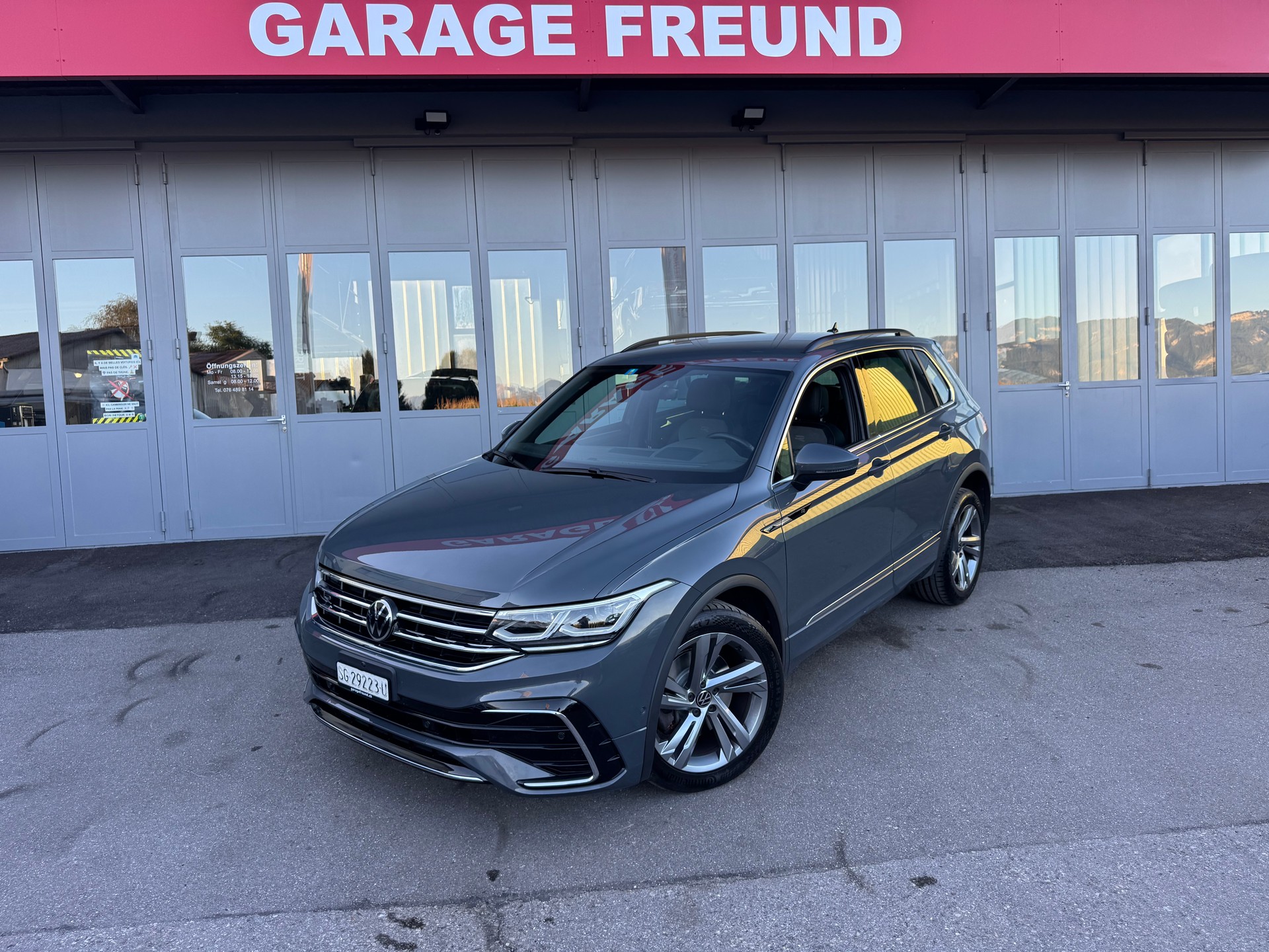 VW Tiguan 2.0TSI R-Line 4Motion DSG-image-3