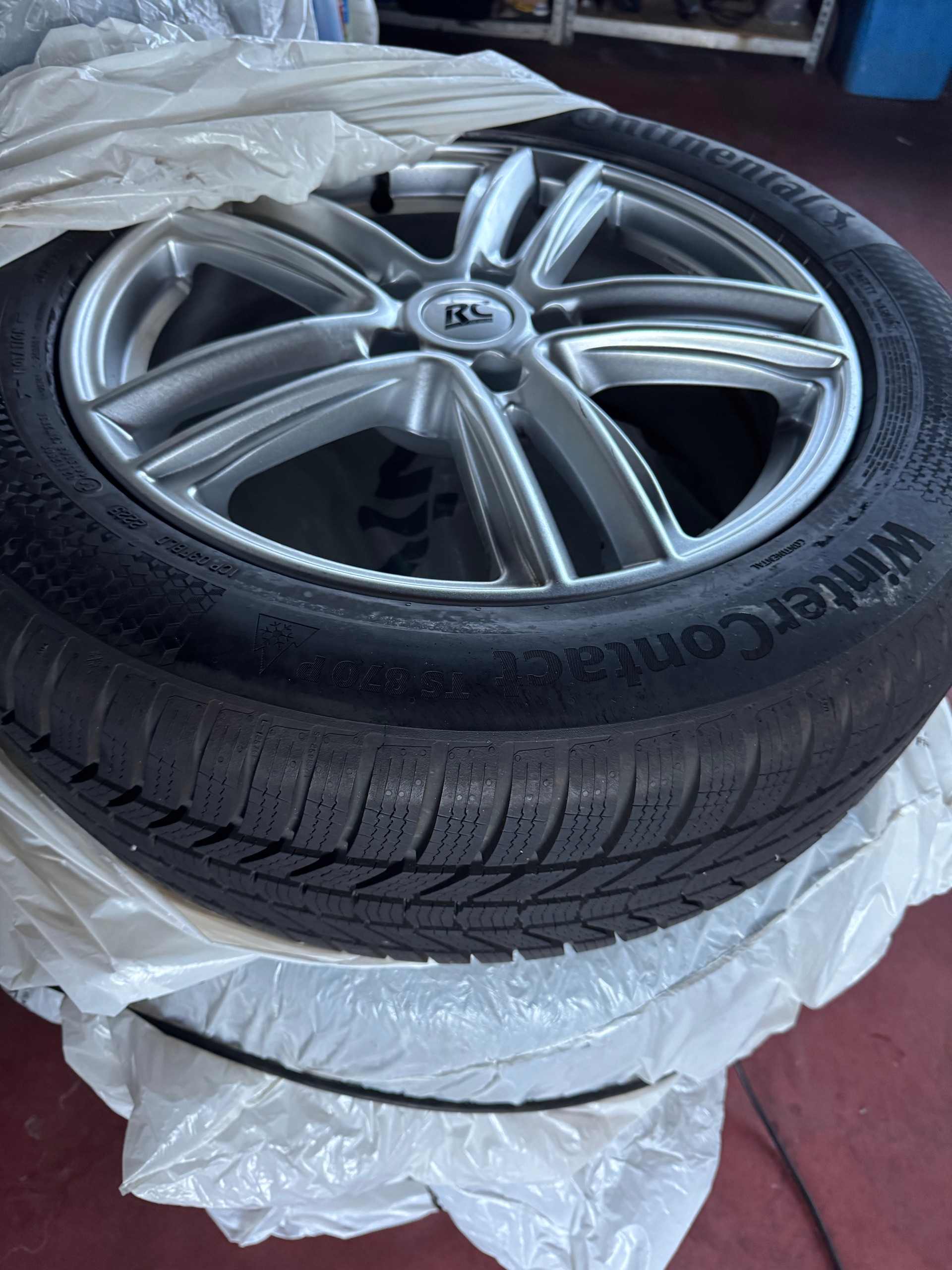 VW Tiguan 2.0TSI R-Line 4Motion DSG-image-30