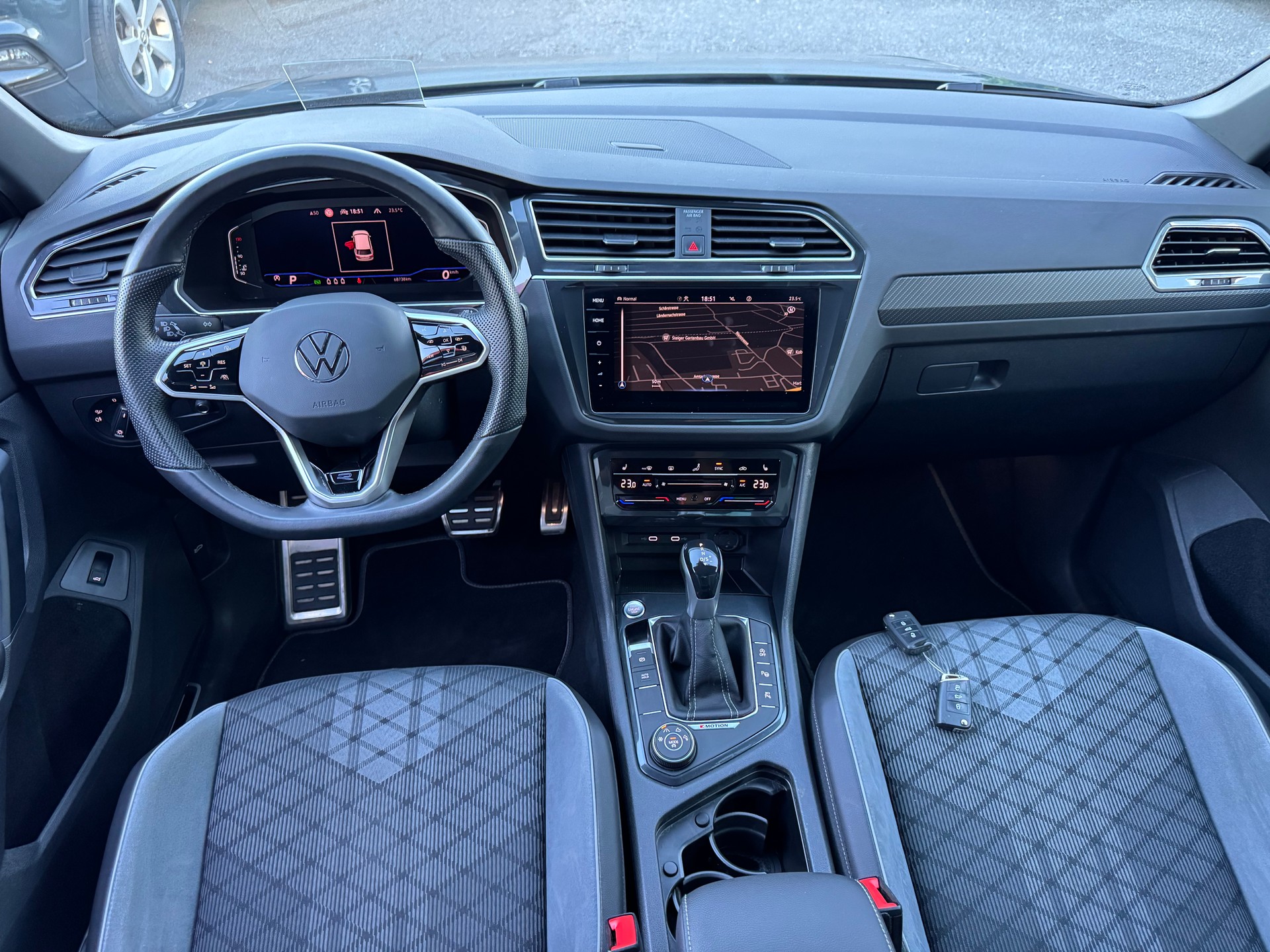 VW Tiguan 2.0TSI R-Line 4Motion DSG-image-29