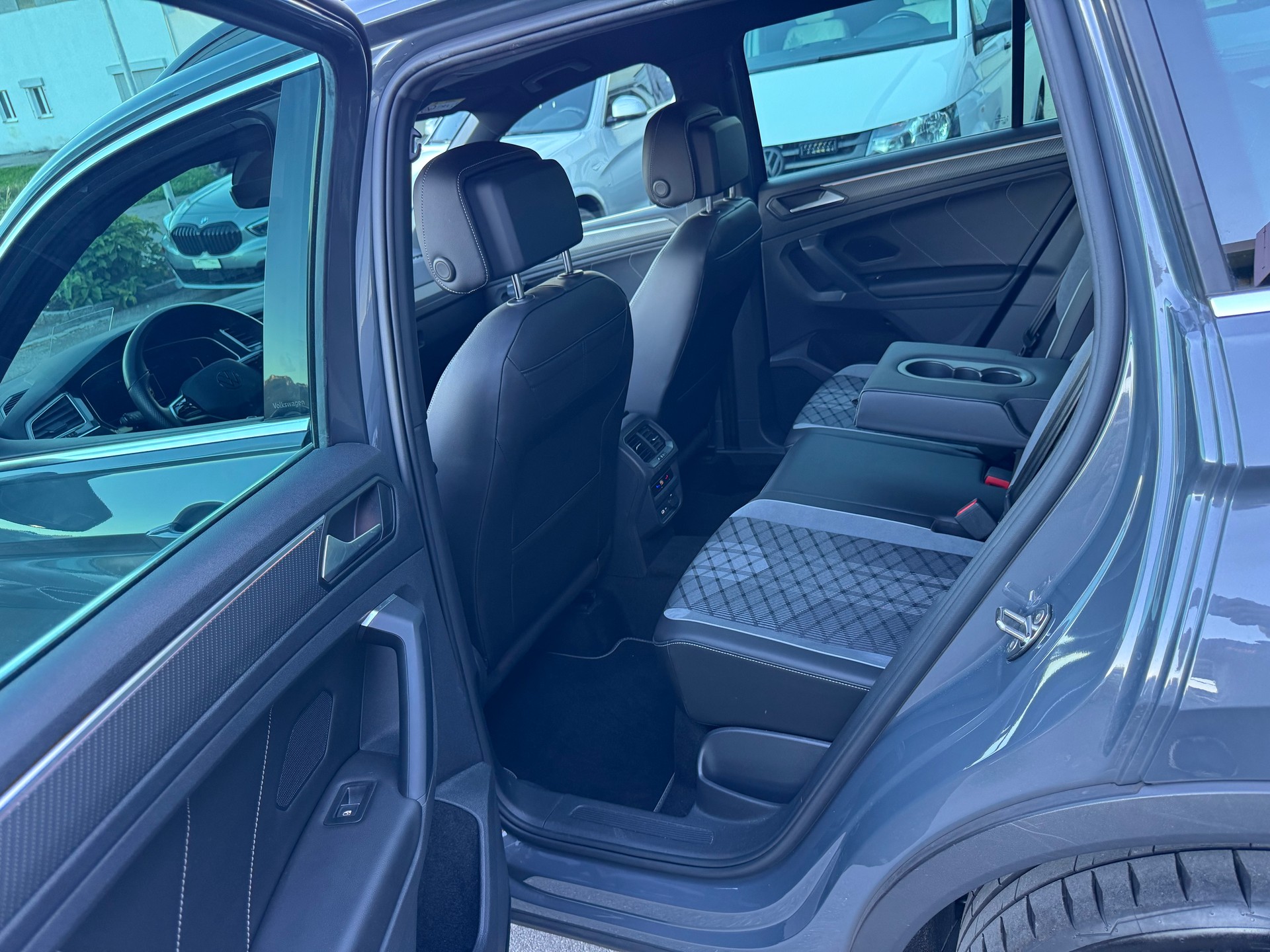 VW Tiguan 2.0TSI R-Line 4Motion DSG-image-22