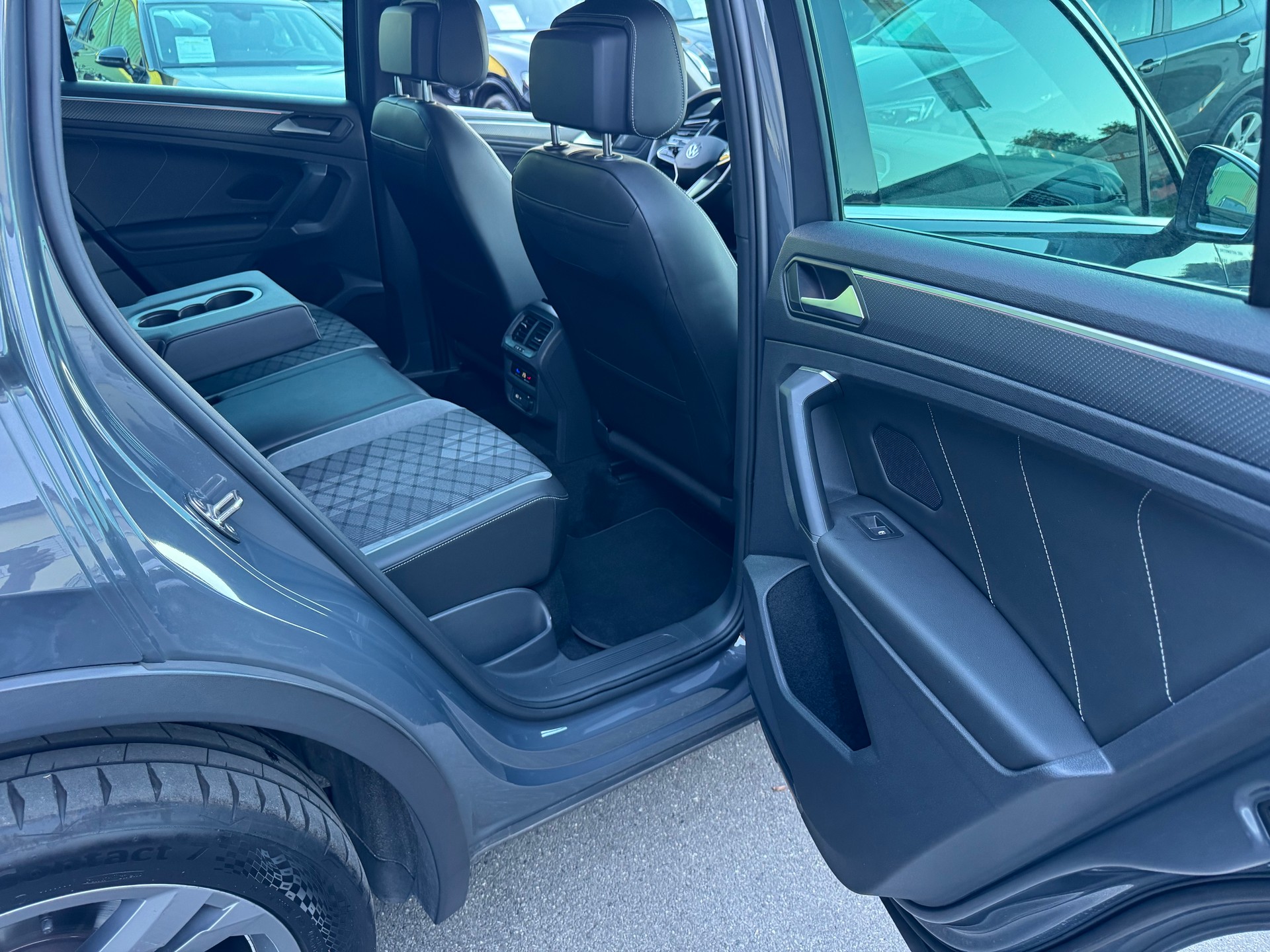 VW Tiguan 2.0TSI R-Line 4Motion DSG-image-16
