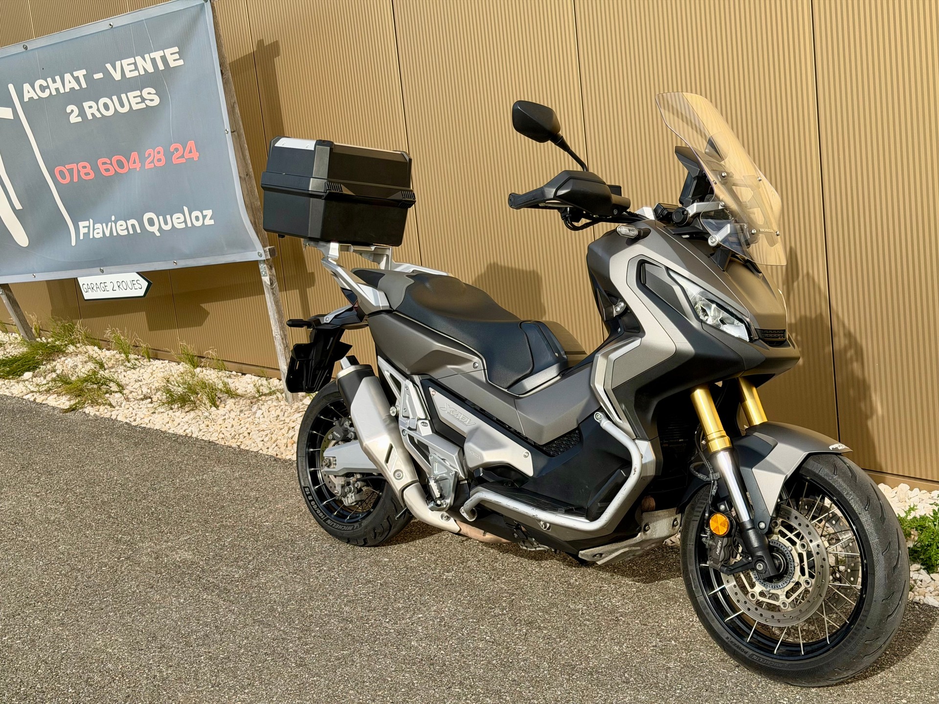 HONDA X-ADV 750 ABS-showroom-element-2