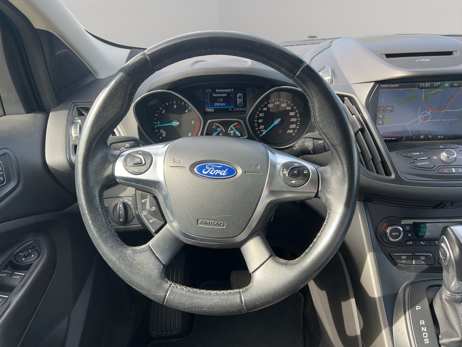 FORD Kuga 2.0 TDCi Titanium 4WD PowerShift-image-16