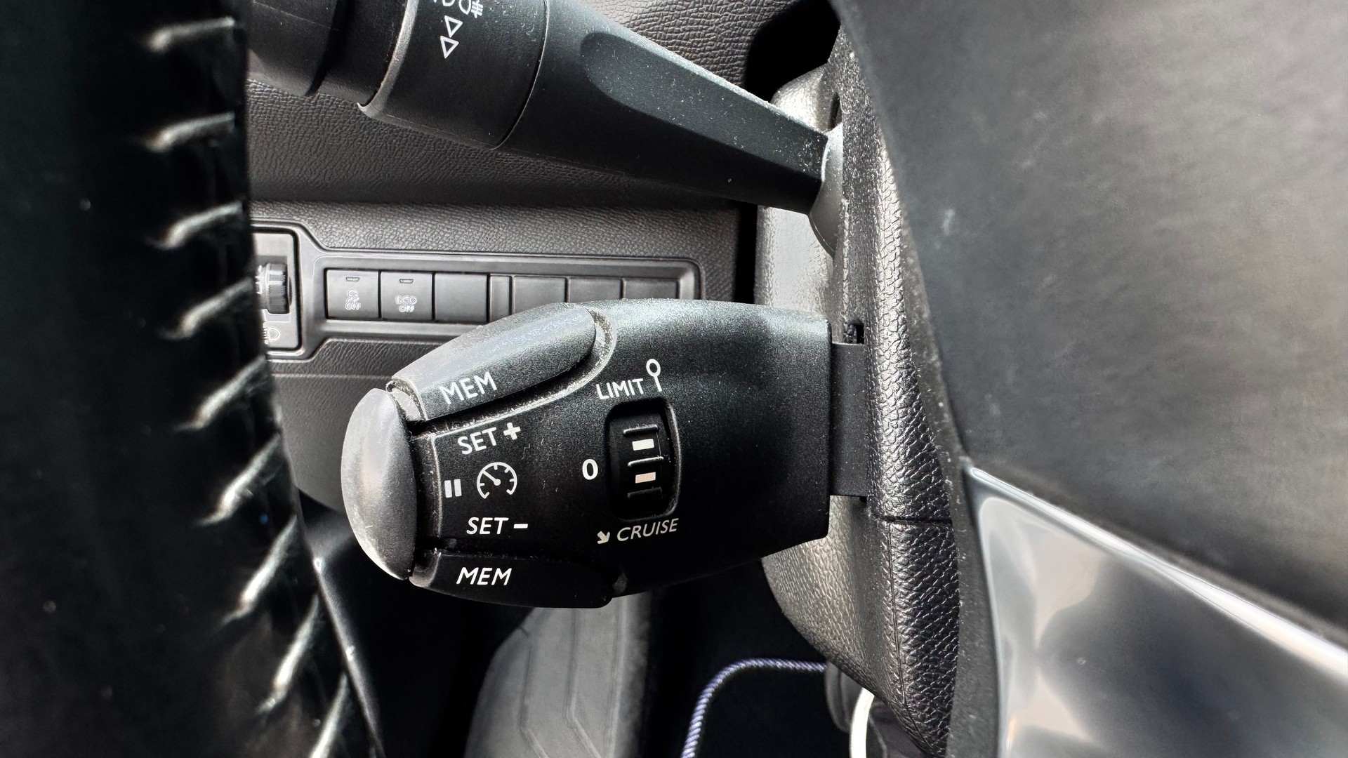 PEUGEOT 308 SW 1.6 BlueHDI Allure Automatic-image-7