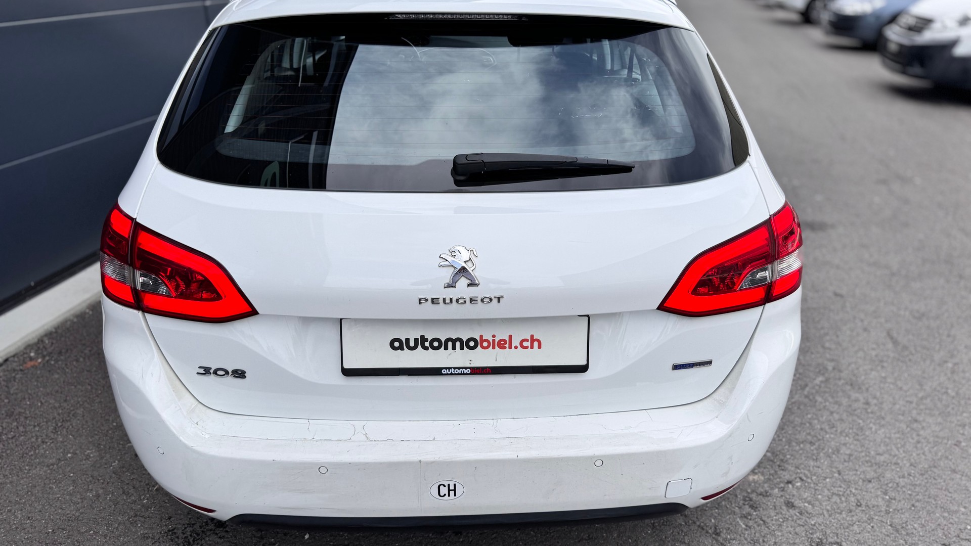 PEUGEOT 308 SW 1.6 BlueHDI Allure Automatic-image-2