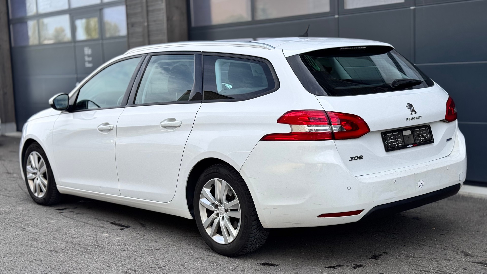 PEUGEOT 308 SW 1.6 BlueHDI Allure Automatic-image-3