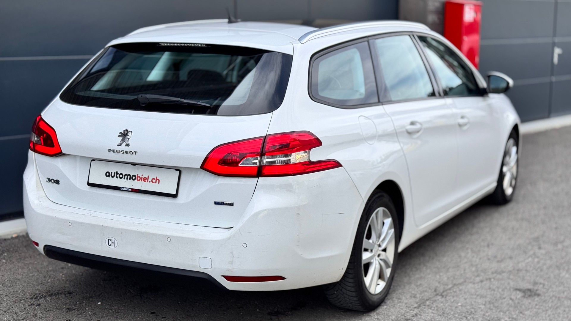 PEUGEOT 308 SW 1.6 BlueHDI Allure Automatic-image-1