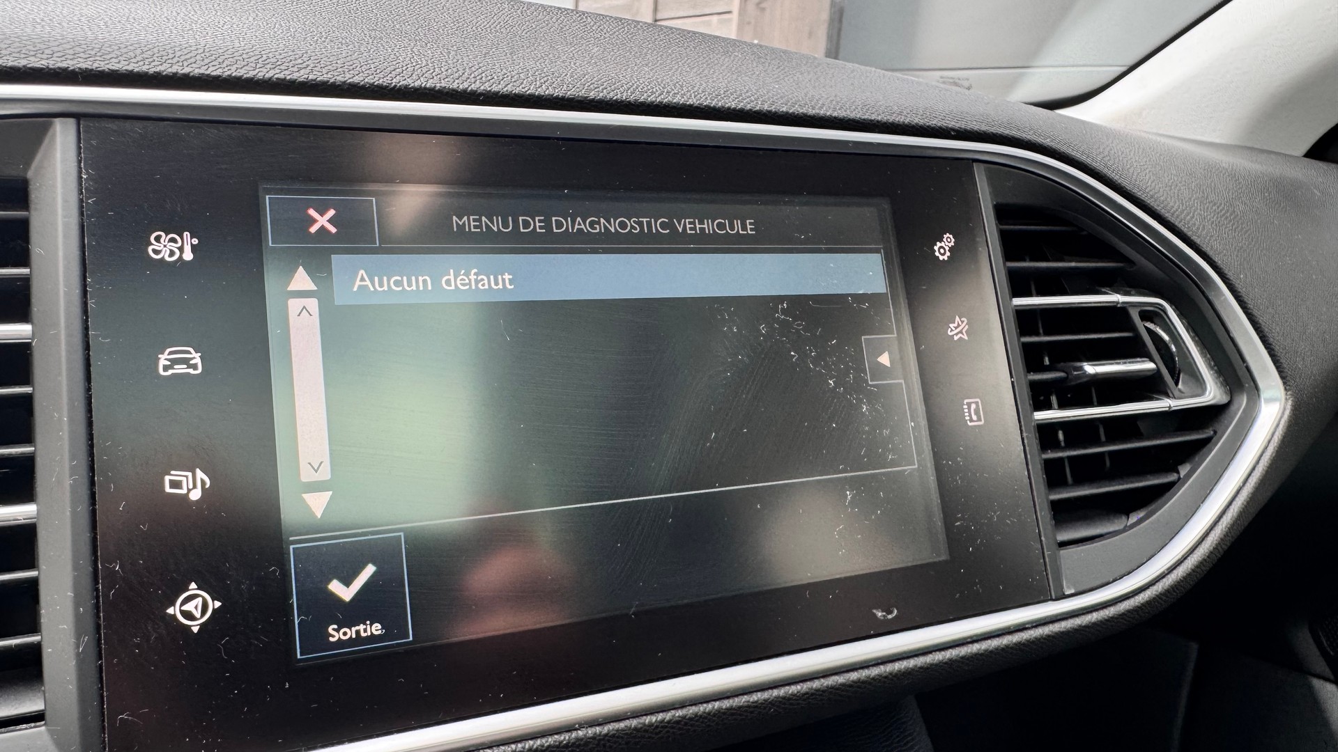 PEUGEOT 308 SW 1.6 BlueHDI Allure Automatic-image-8