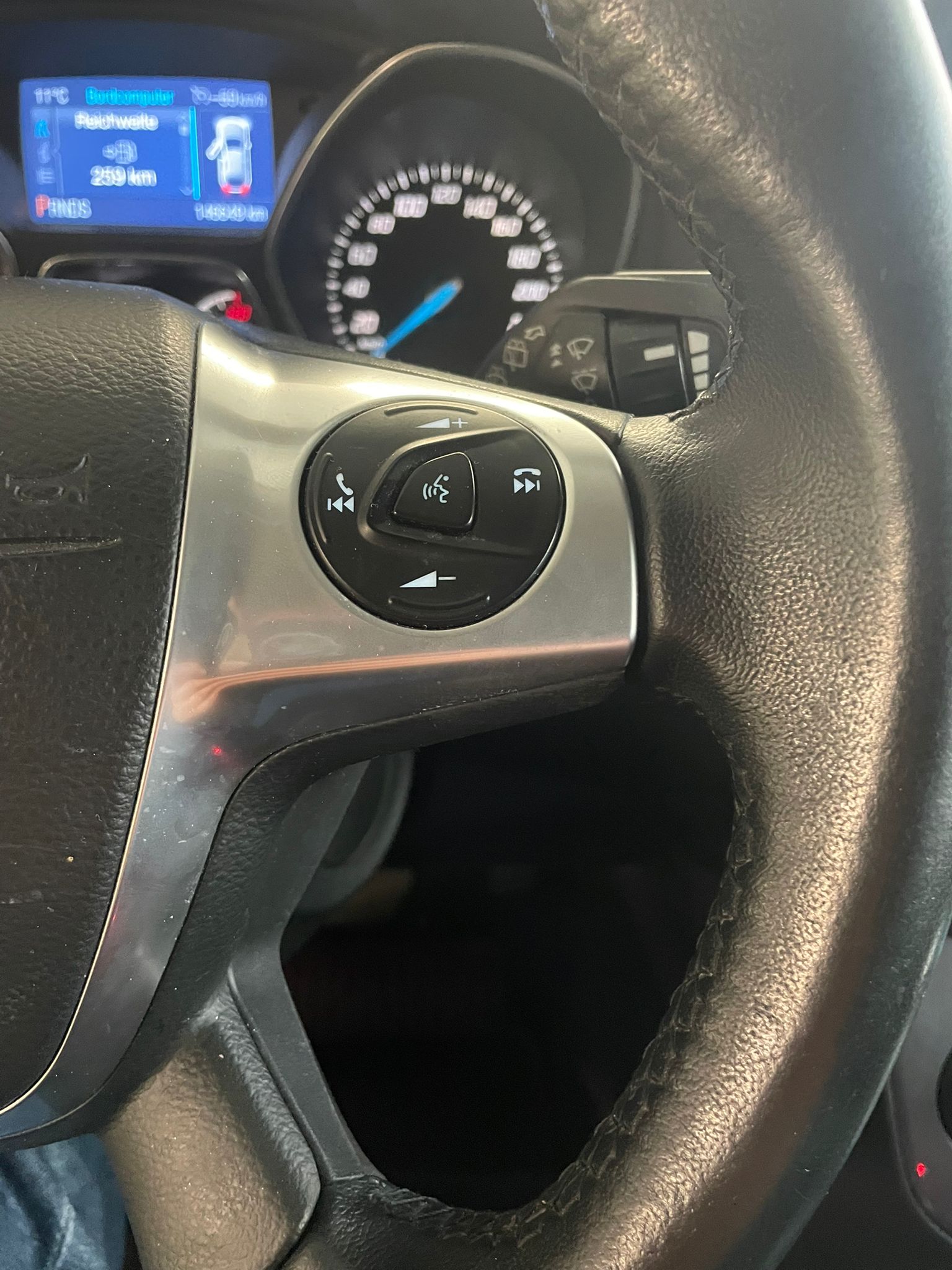 FORD Focus 1.6i VCT Titanium-image-19