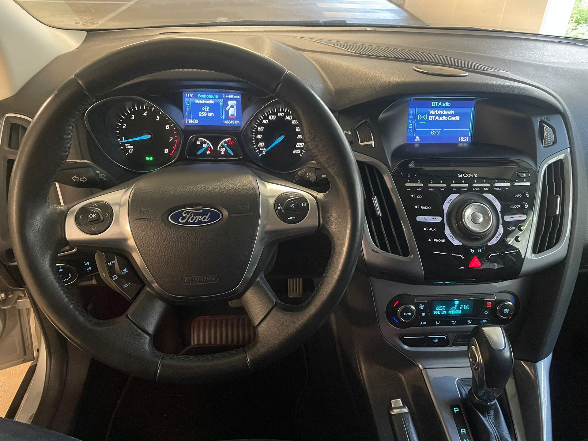 FORD Focus 1.6i VCT Titanium-image-17