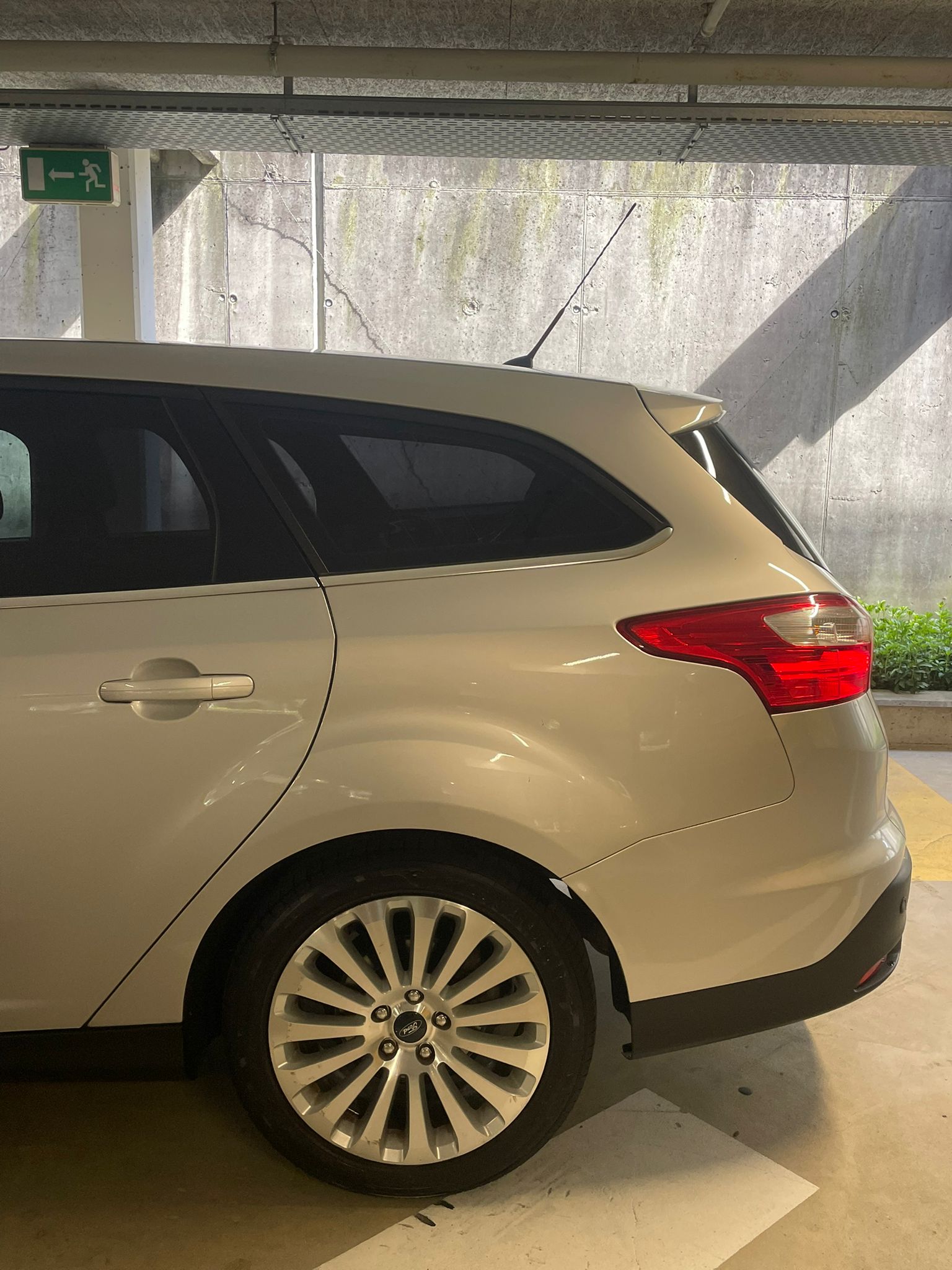 FORD Focus 1.6i VCT Titanium-image-9