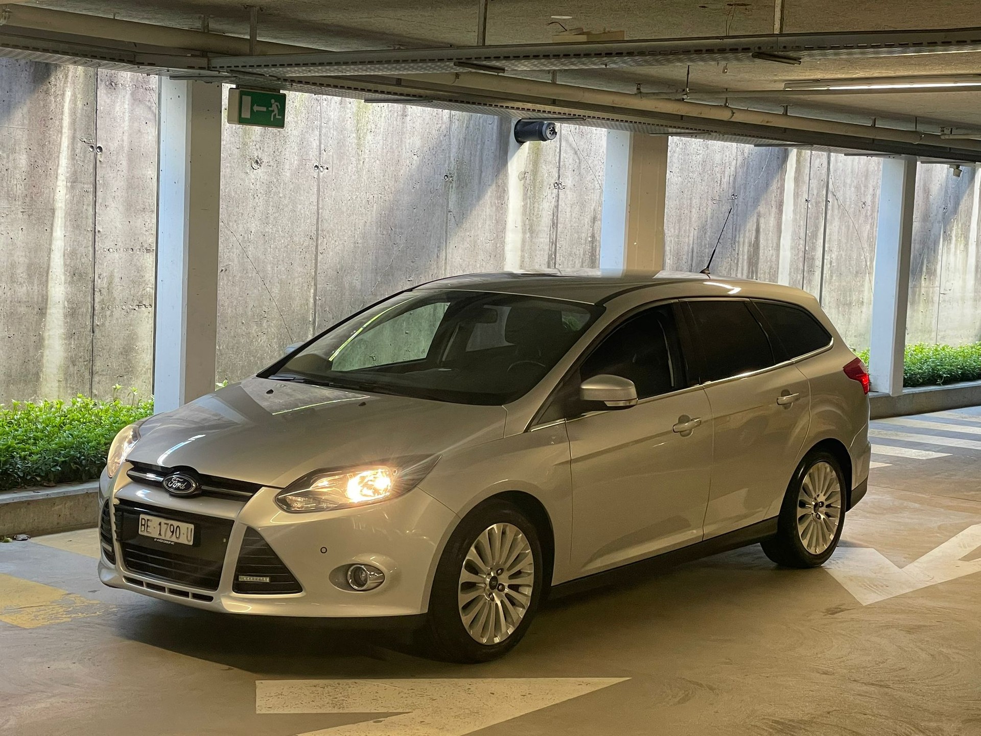FORD Focus 1.6i VCT Titanium-image-1