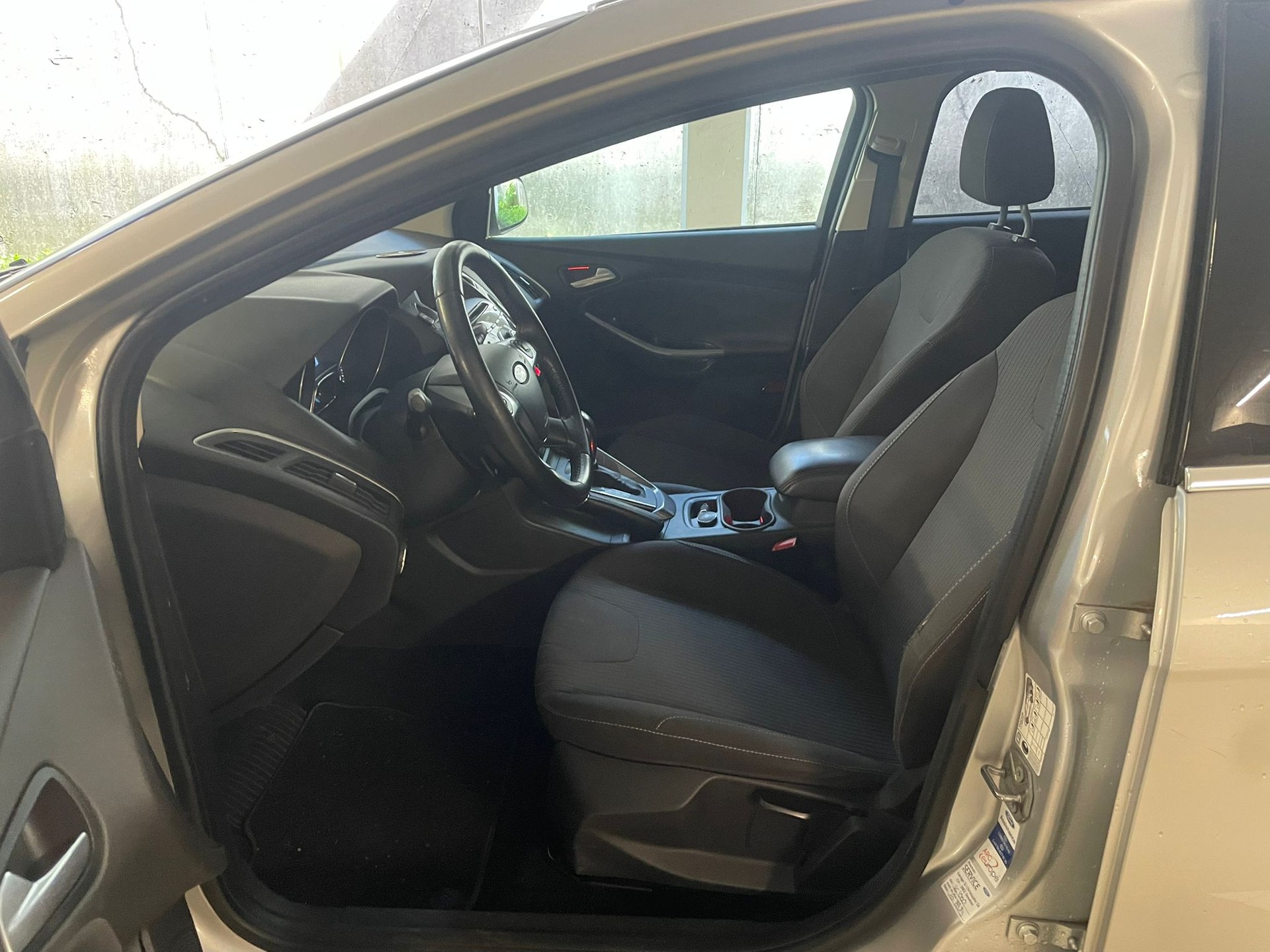 FORD Focus 1.6i VCT Titanium-image-8