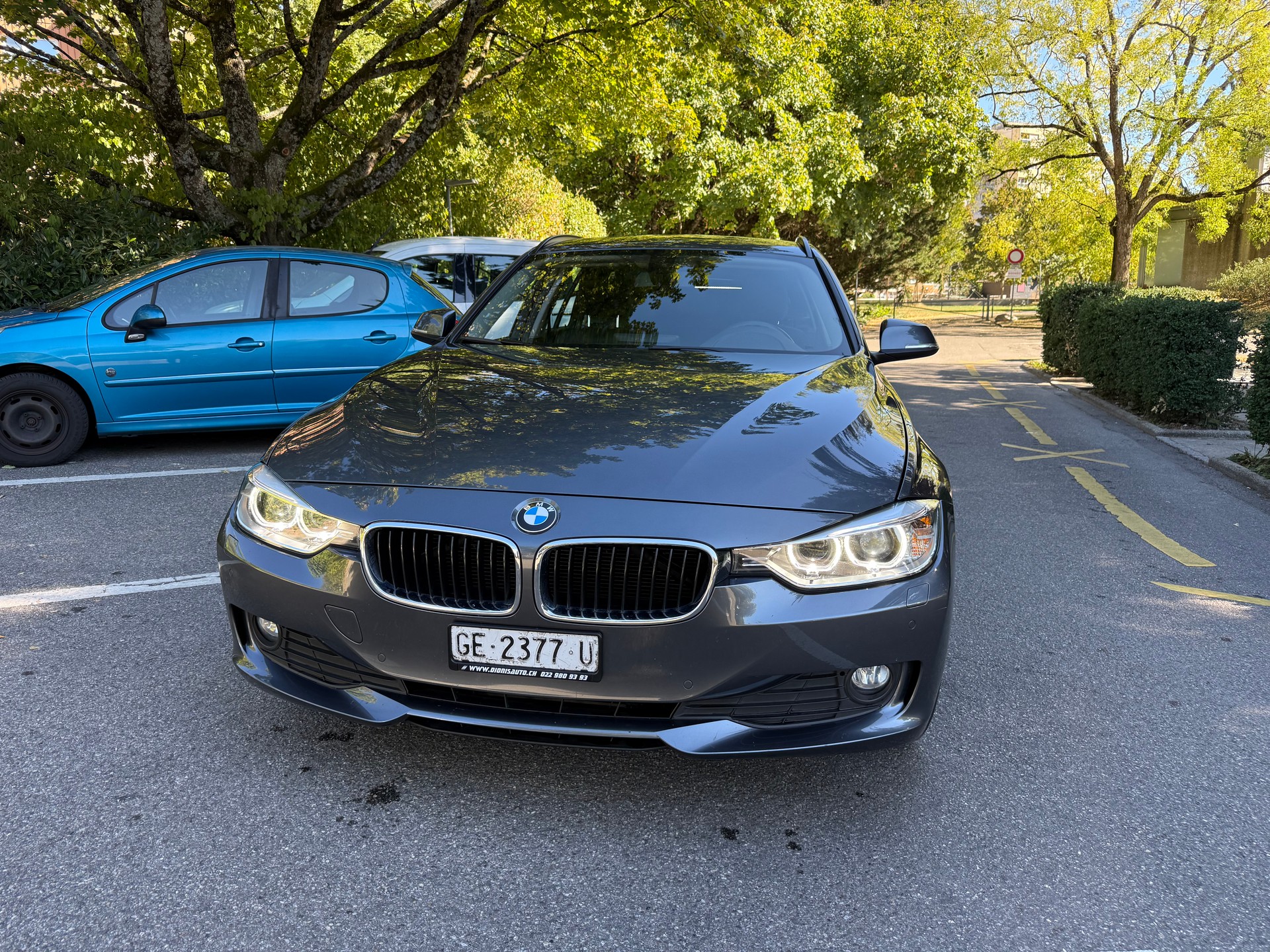 BMW 320d xDrive Touring Modern Line Steptronic-image-1