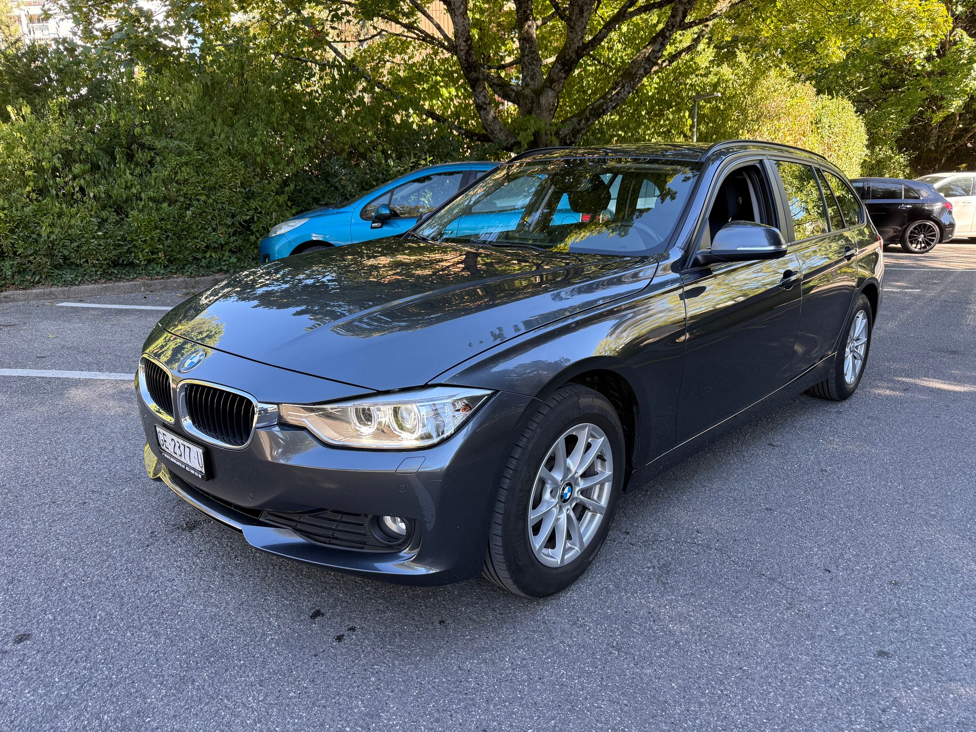 BMW 320d xDrive Touring Modern Line Steptronic-image-0
