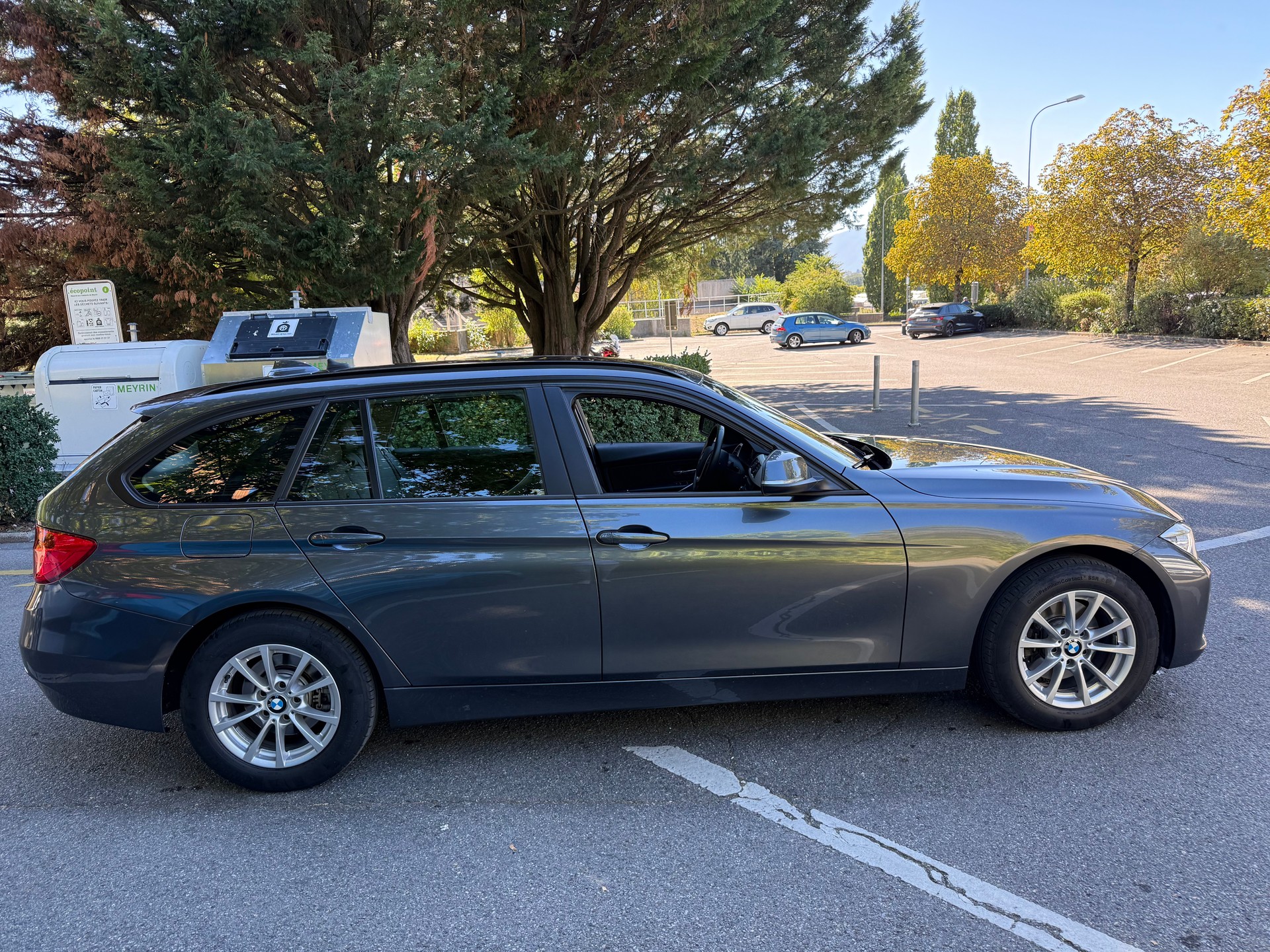 BMW 320d xDrive Touring Modern Line Steptronic-image-3
