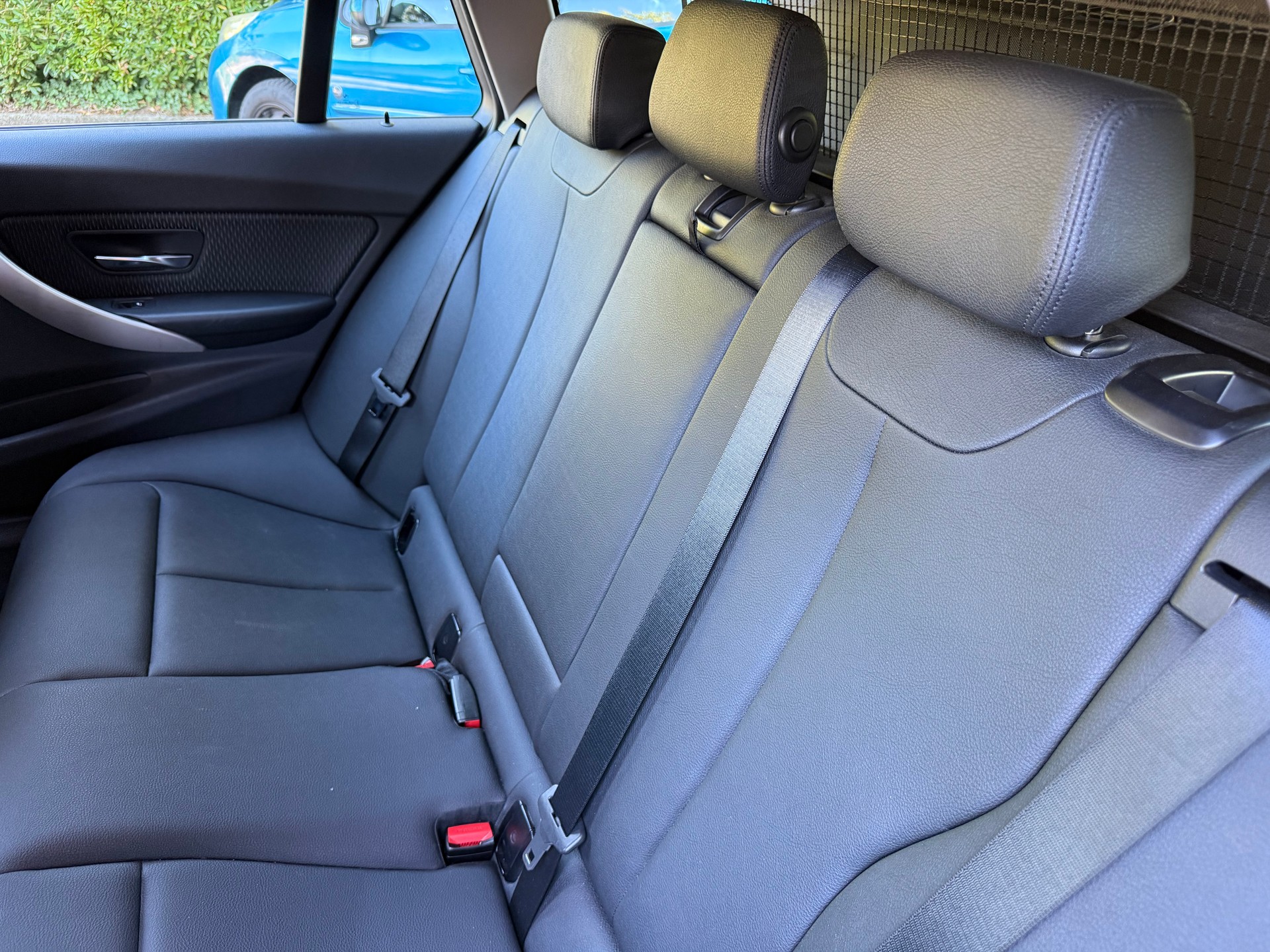 BMW 320d xDrive Touring Modern Line Steptronic-image-7