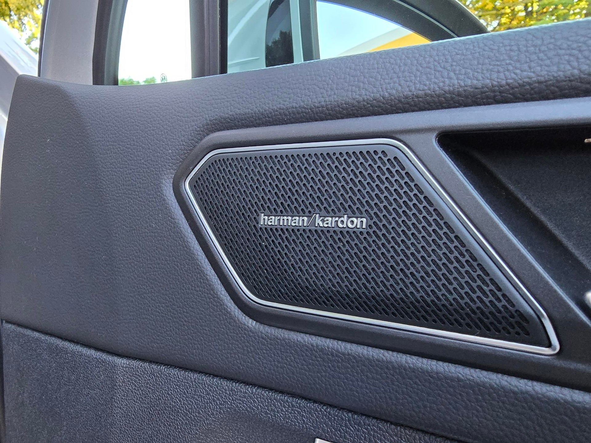 VW Tiguan 2.0TSI R-Line 4Motion DSG-image-9