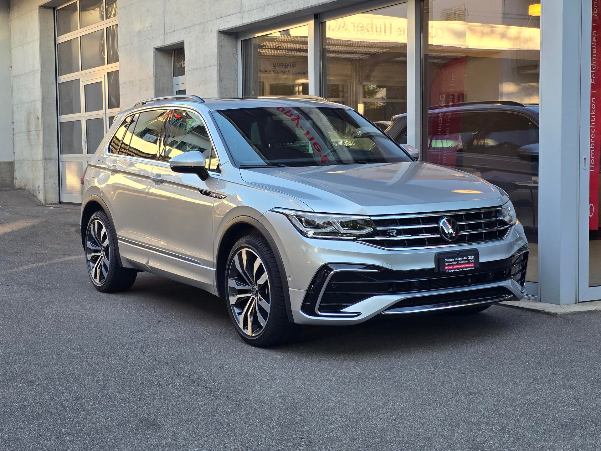 VW Tiguan 2.0TSI R-Line 4Motion DSG-image-0