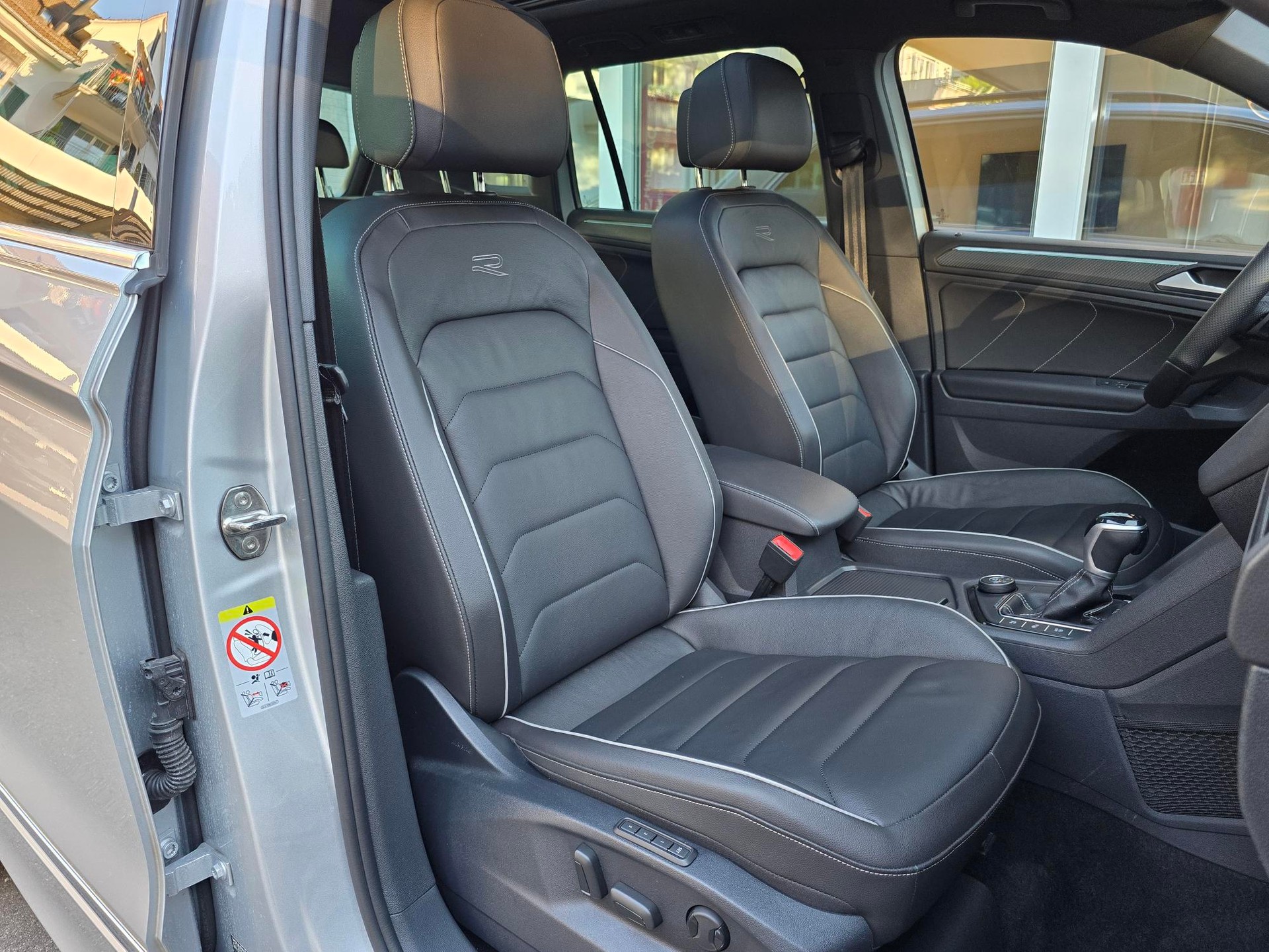 VW Tiguan 2.0TSI R-Line 4Motion DSG-image-7