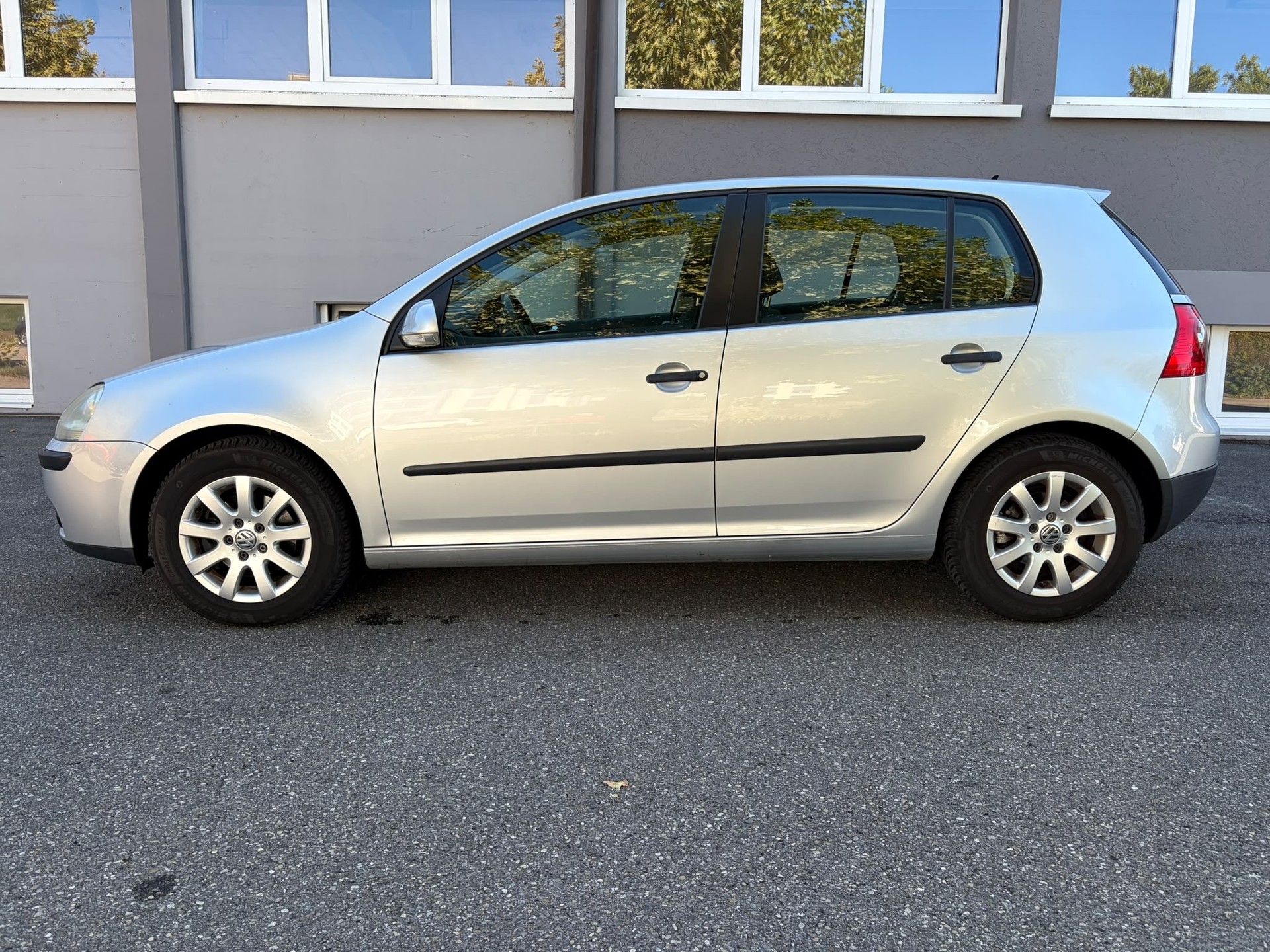 VW Golf 1.6 FSI Comfortline-image-13