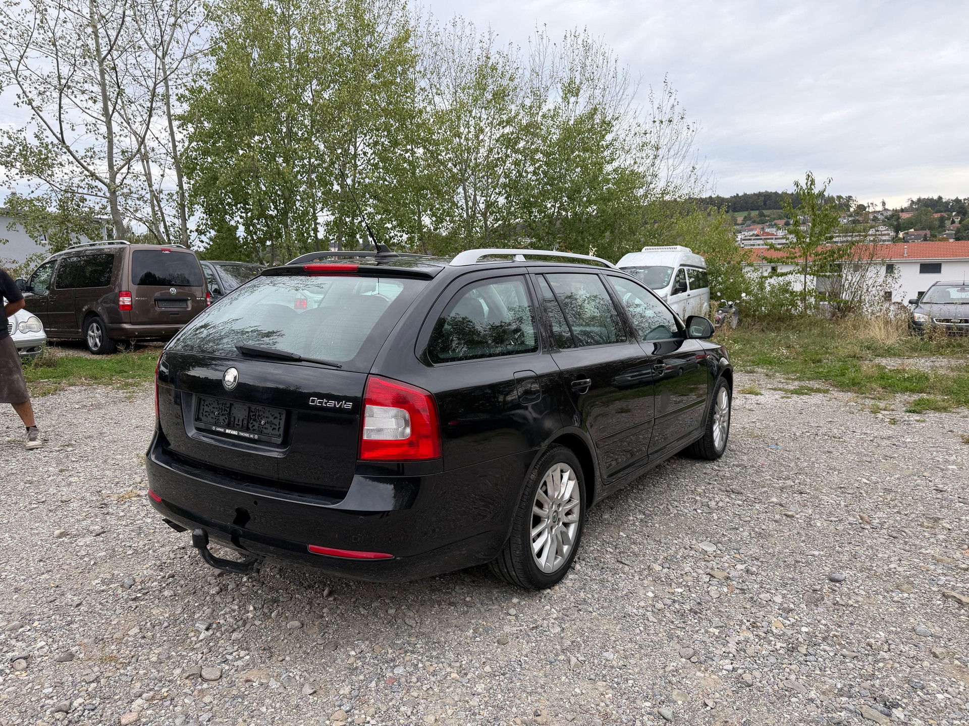 SKODA Octavia Combi 1.8 TSI 50Years 4x4-image-6