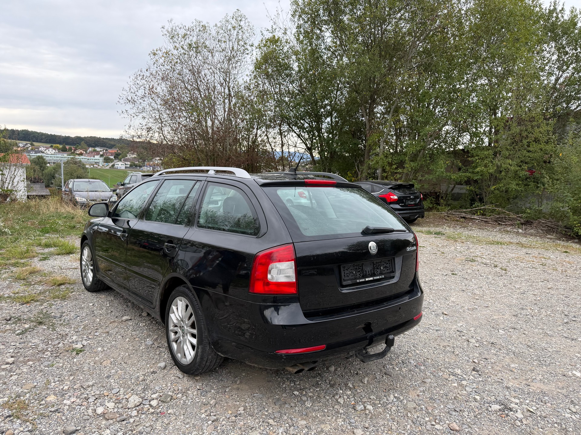 SKODA Octavia Combi 1.8 TSI 50Years 4x4-image-4