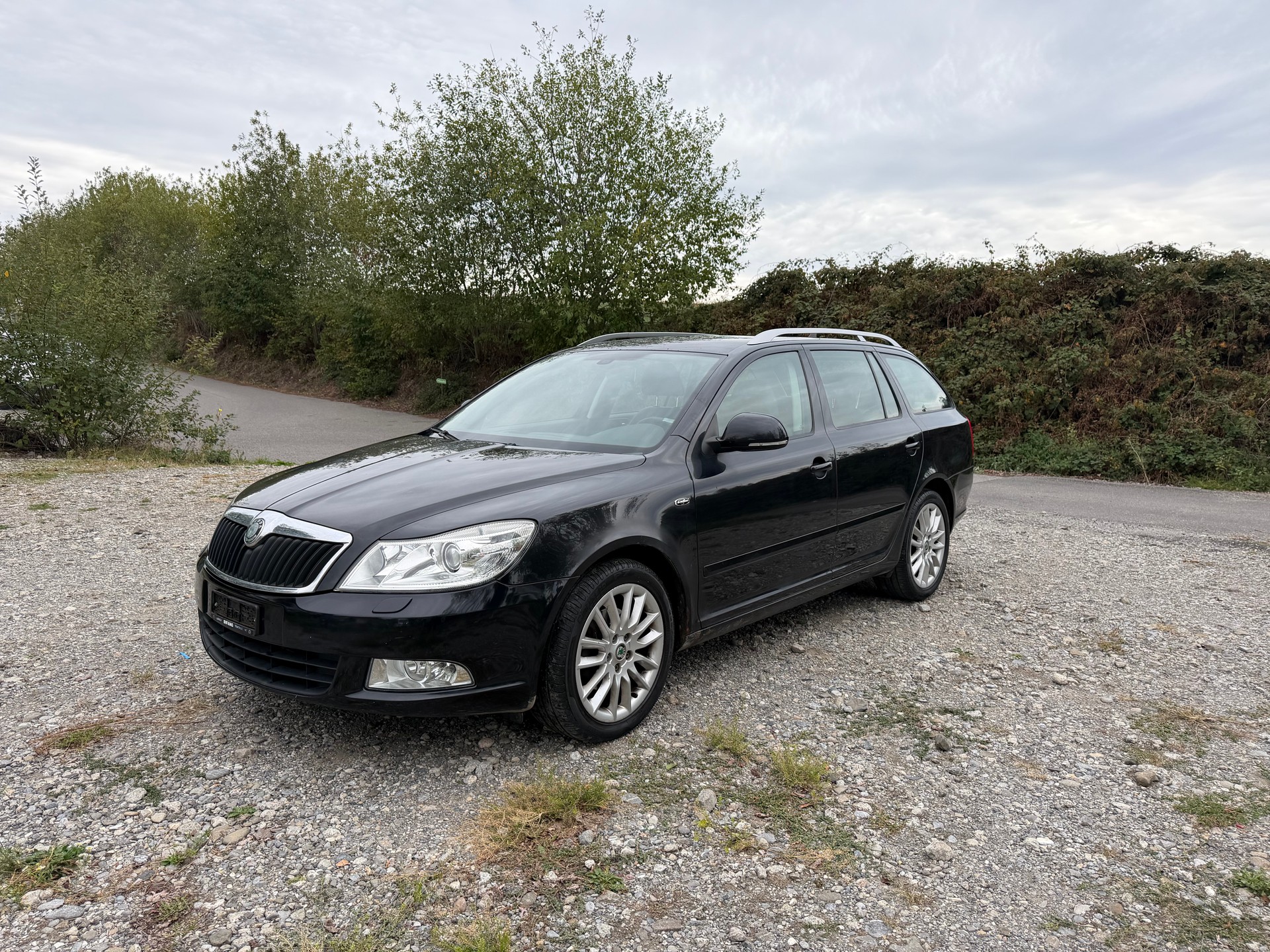 SKODA Octavia Combi 1.8 TSI 50Years 4x4-image-1