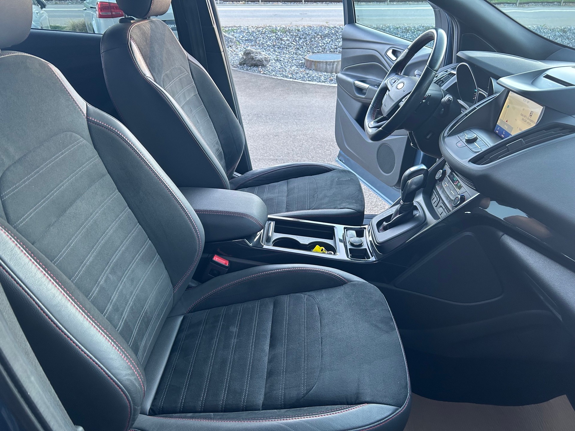 FORD Kuga 2.0 TDCi ST Line High 4WD PowerShift-image-12