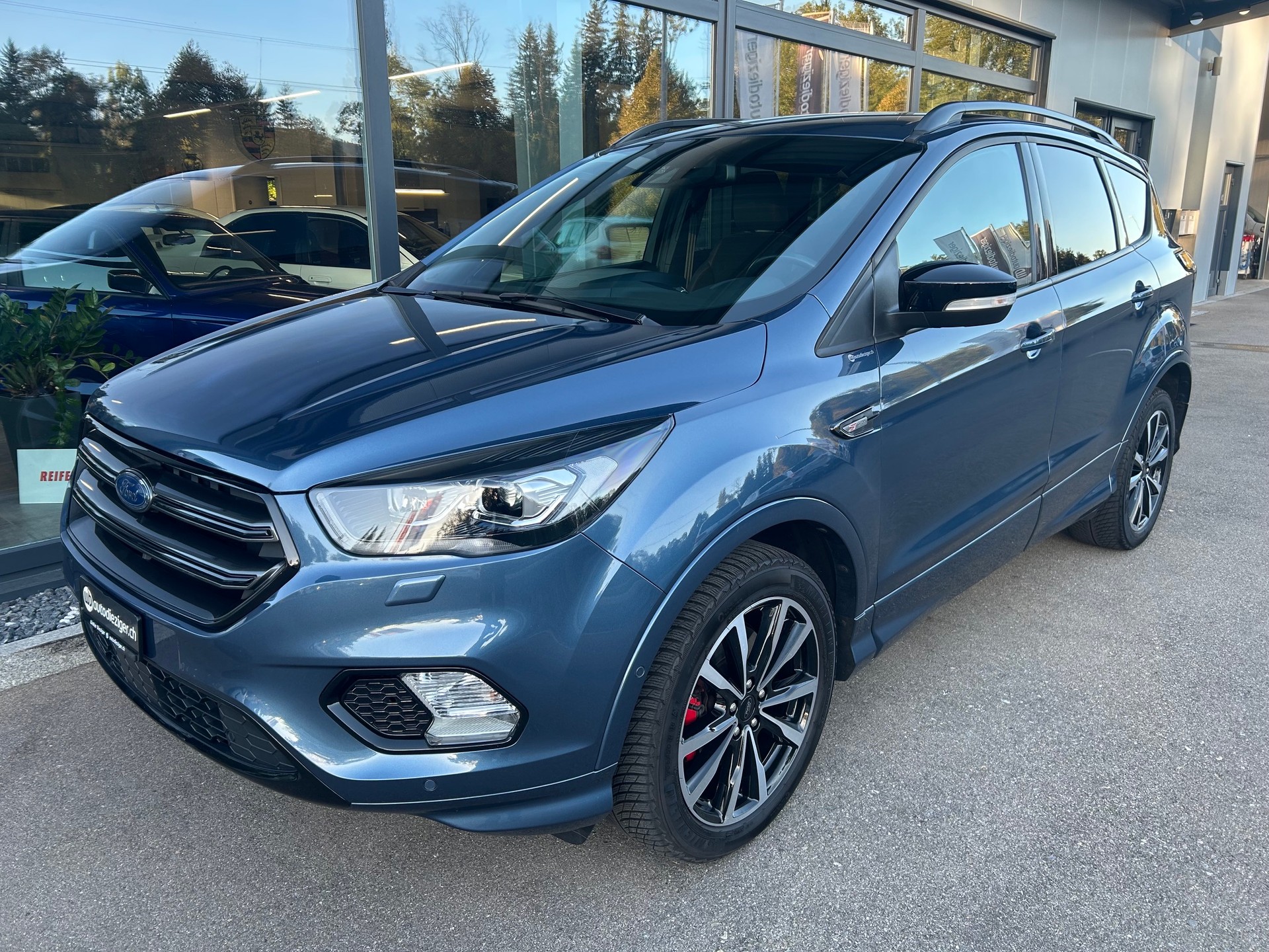 FORD Kuga 2.0 TDCi ST Line High 4WD PowerShift-image-3