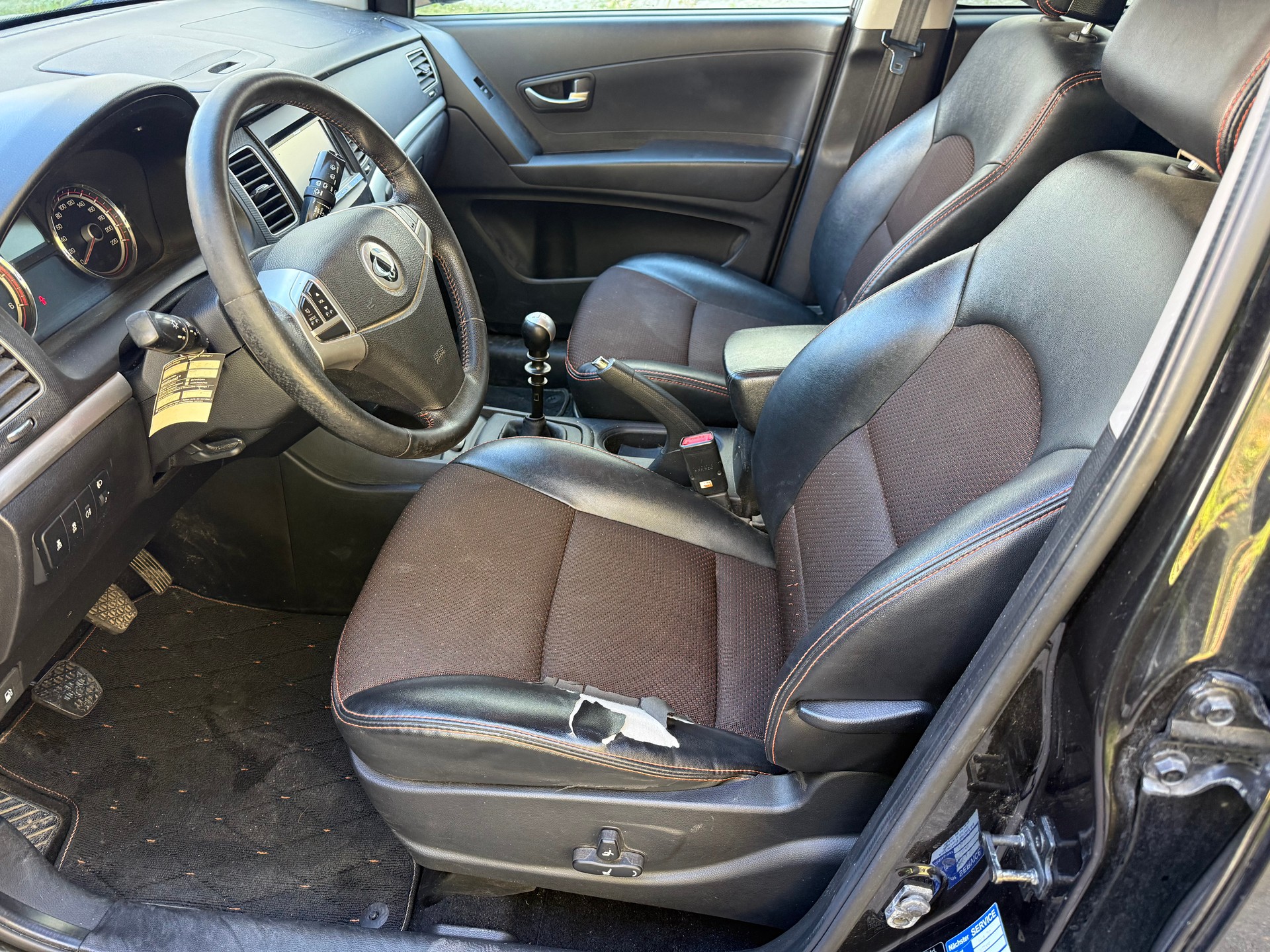 KGM-SsangYong Korando 2.0 e-XDI Swiss Limited Edition 4WD-image-9