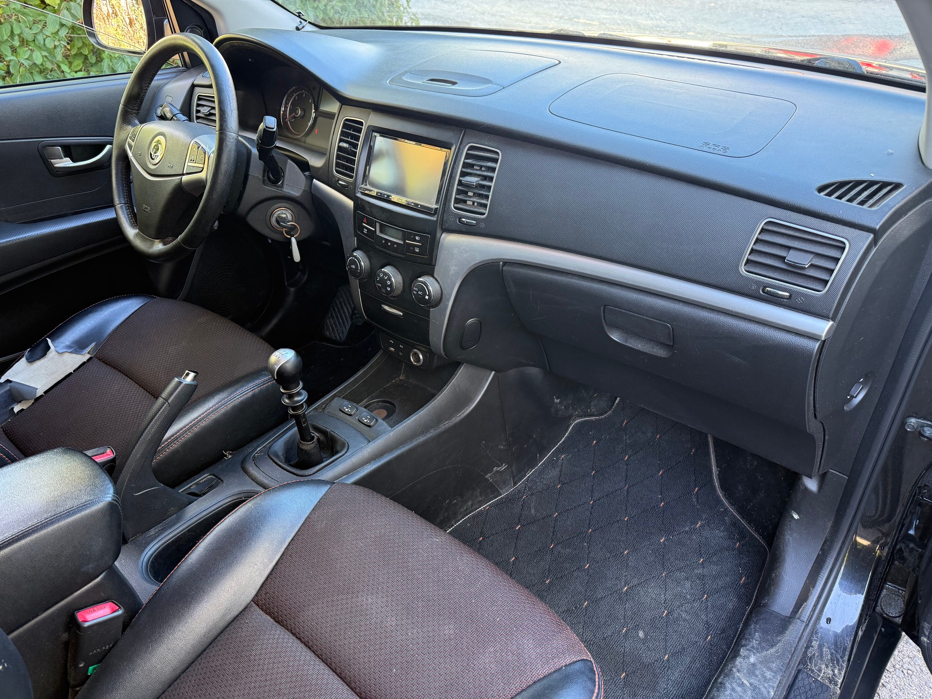 KGM-SsangYong Korando 2.0 e-XDI Swiss Limited Edition 4WD-image-8