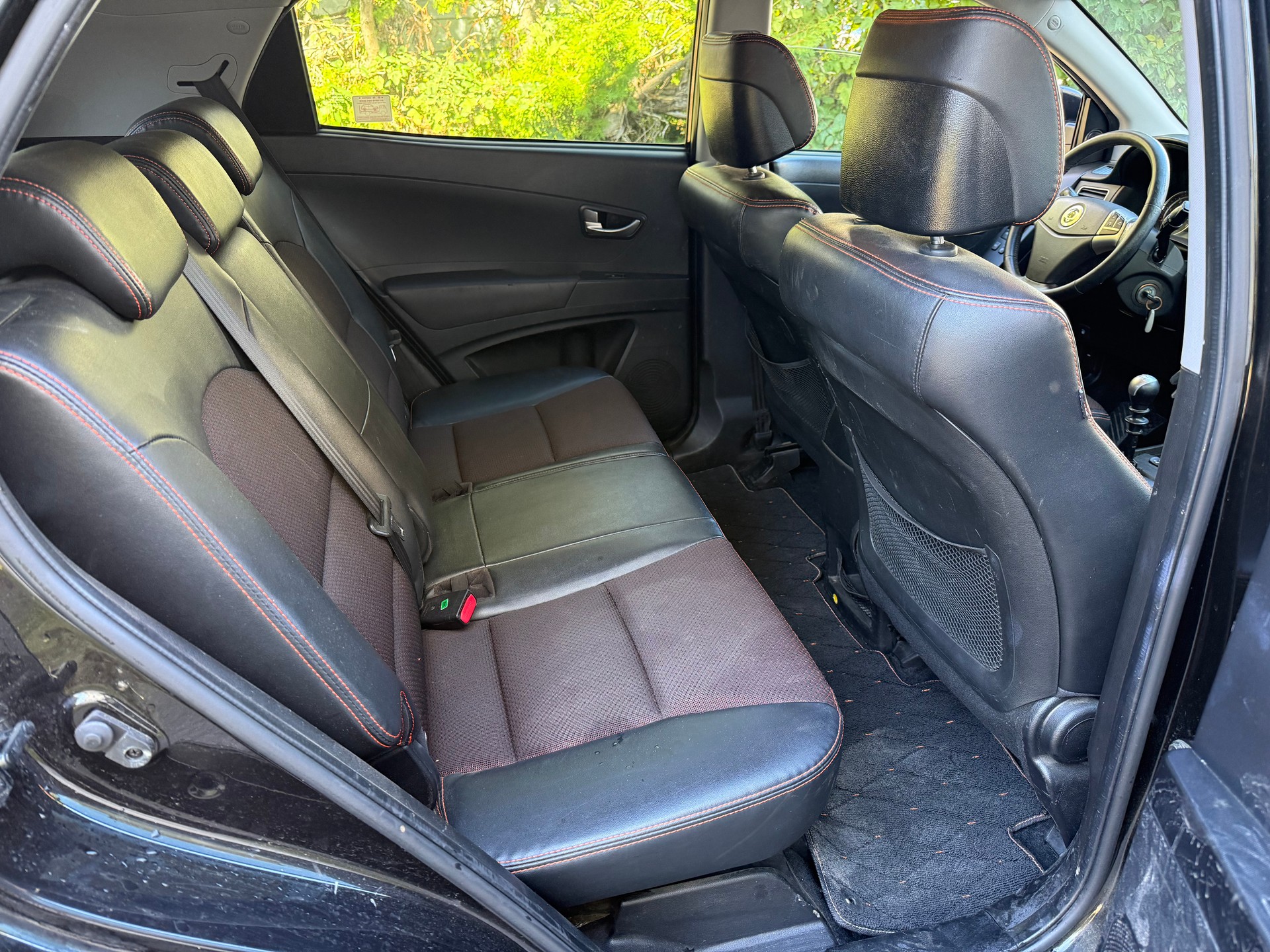 KGM-SsangYong Korando 2.0 e-XDI Swiss Limited Edition 4WD-image-6