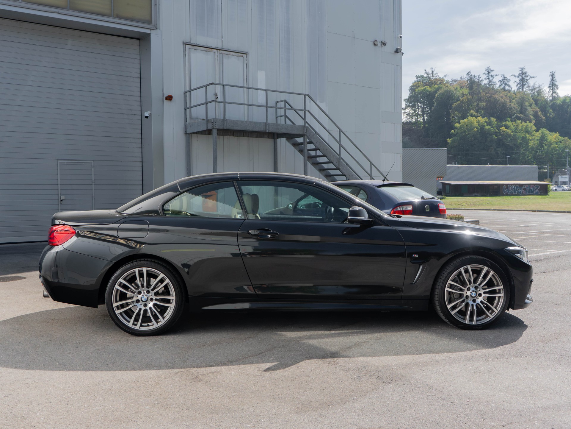 BMW 440i Cabriolet xDrive M Sport Steptronic-image-5