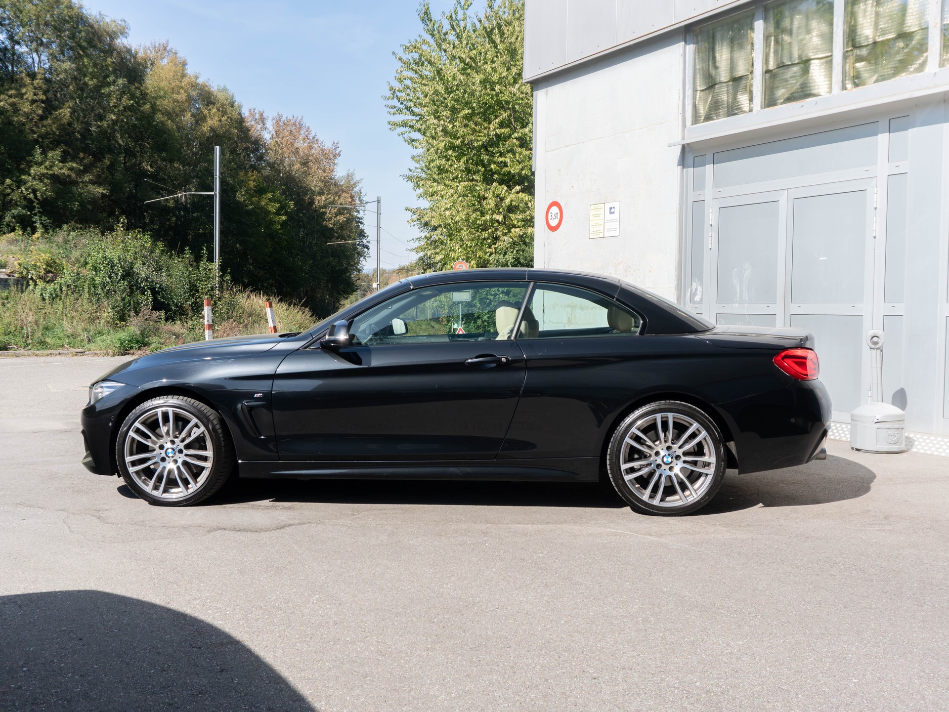 BMW 440i Cabriolet xDrive M Sport Steptronic-image-1
