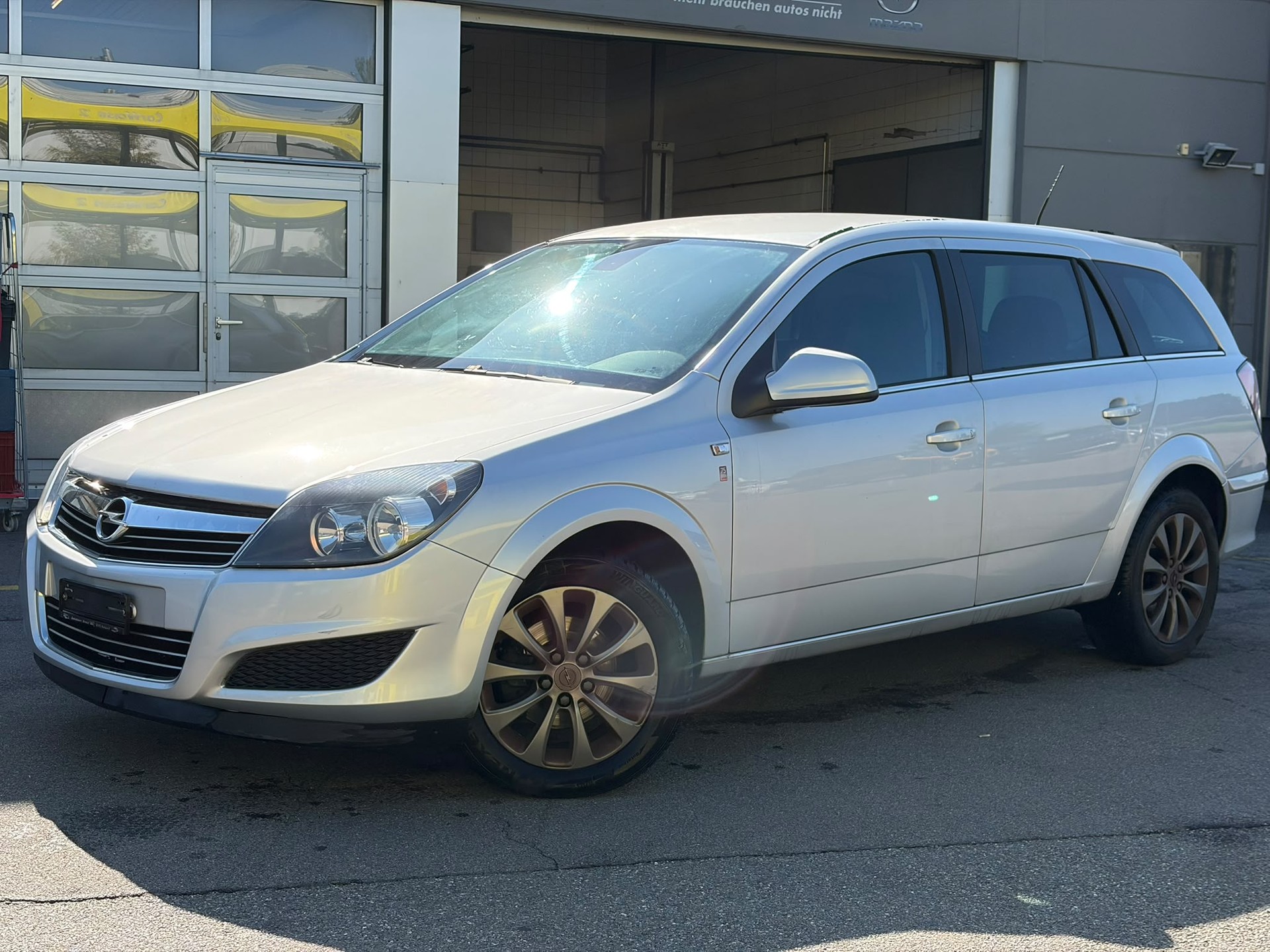 OPEL Astra Caravan 1.8i 16V Anniversary Ed. Aut.-image-0
